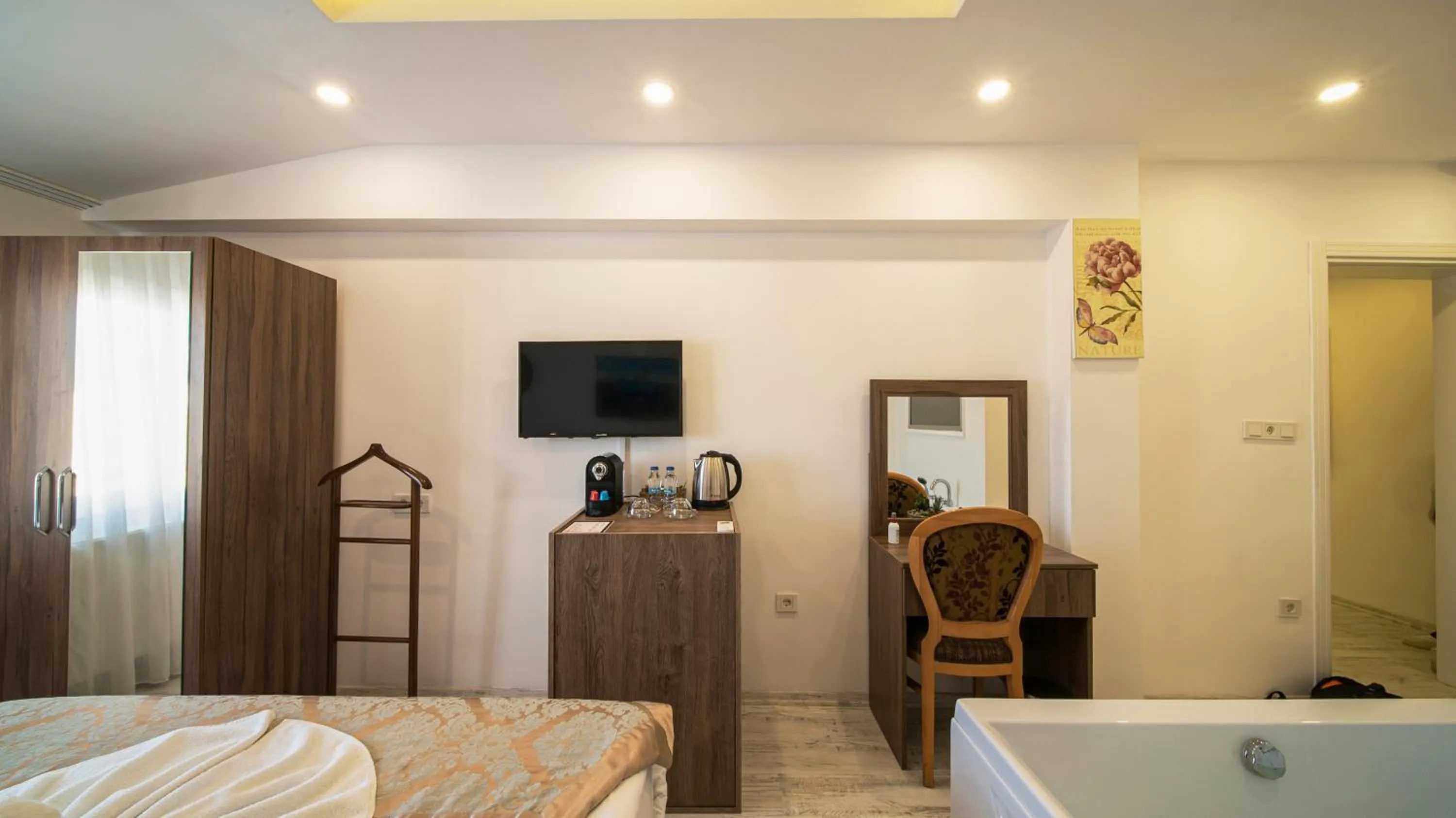 Communal lounge/ TV room, Bed in Zeugma Hotel Sultanahmet