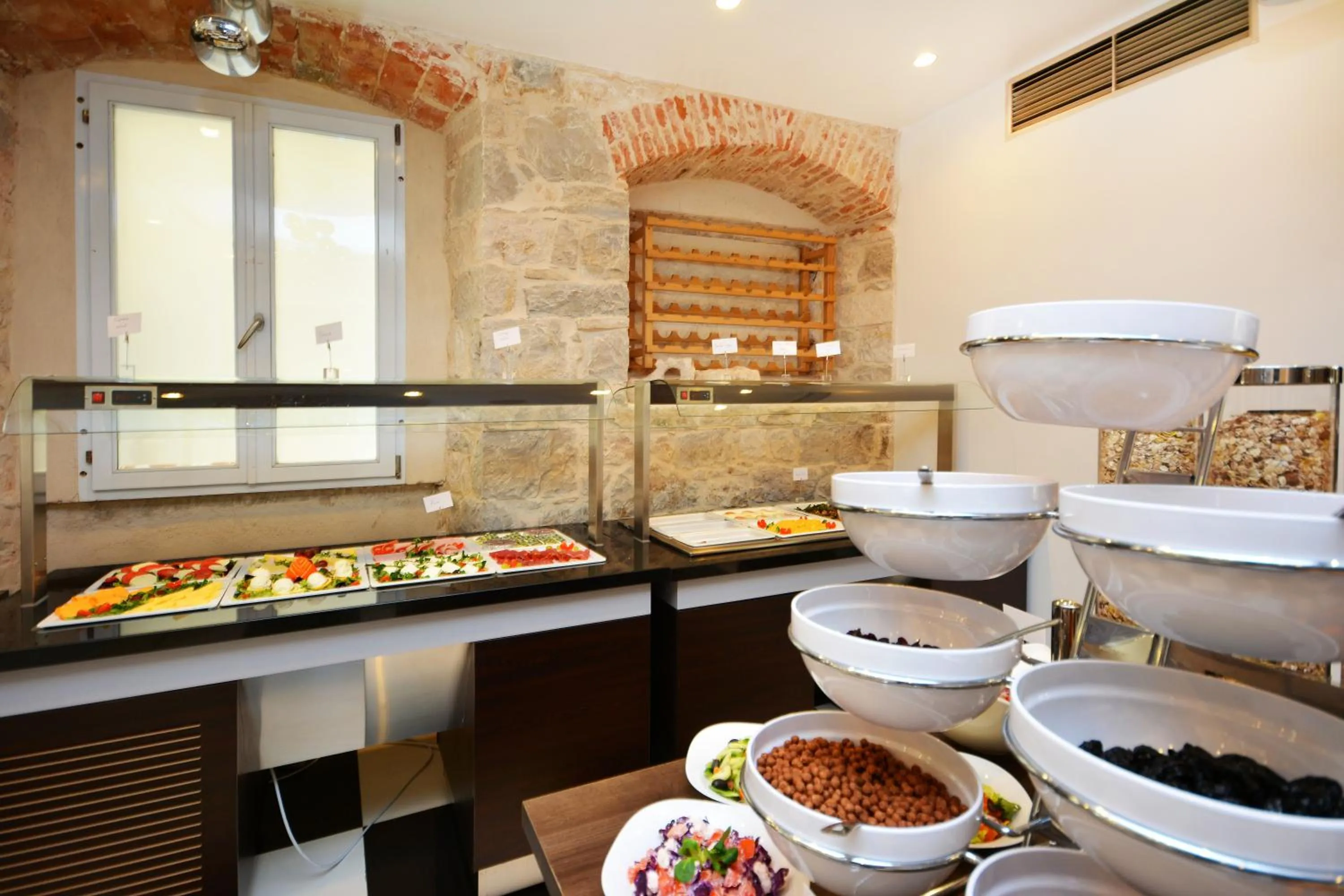 Breakfast in Jupiter Heritage Hotel