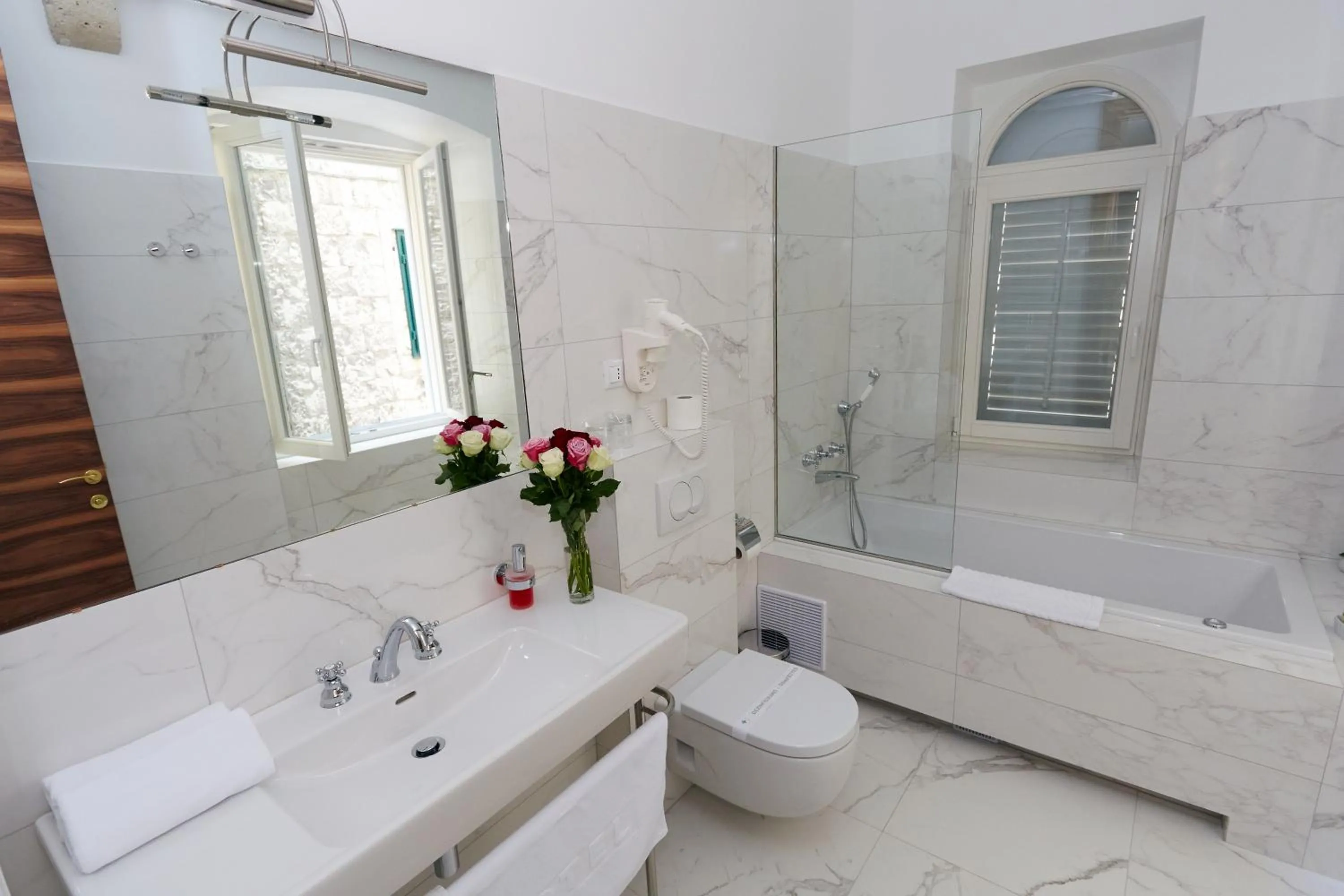 Bathroom in Jupiter Heritage Hotel