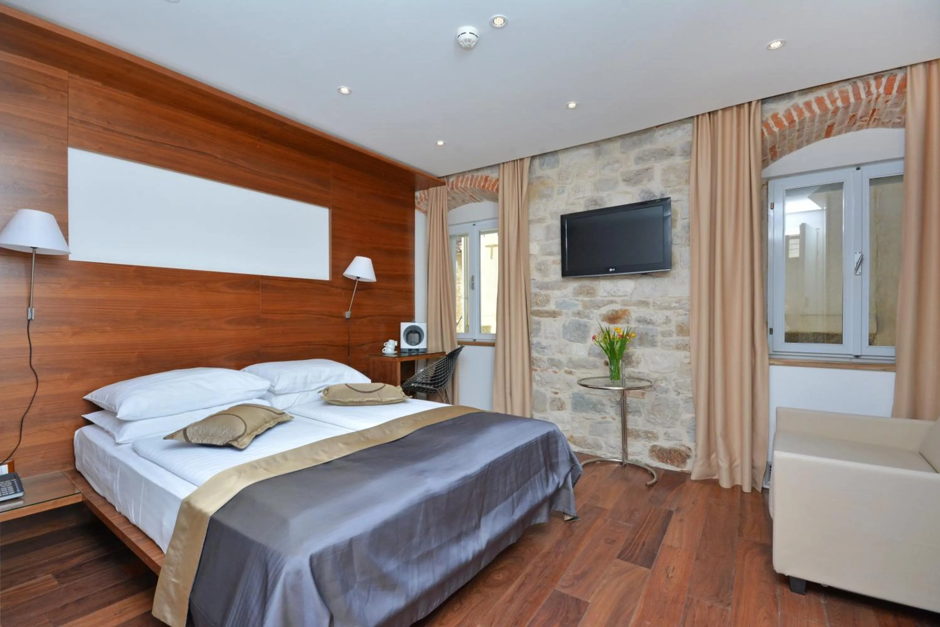 Bedroom, Bed in Jupiter Heritage Hotel