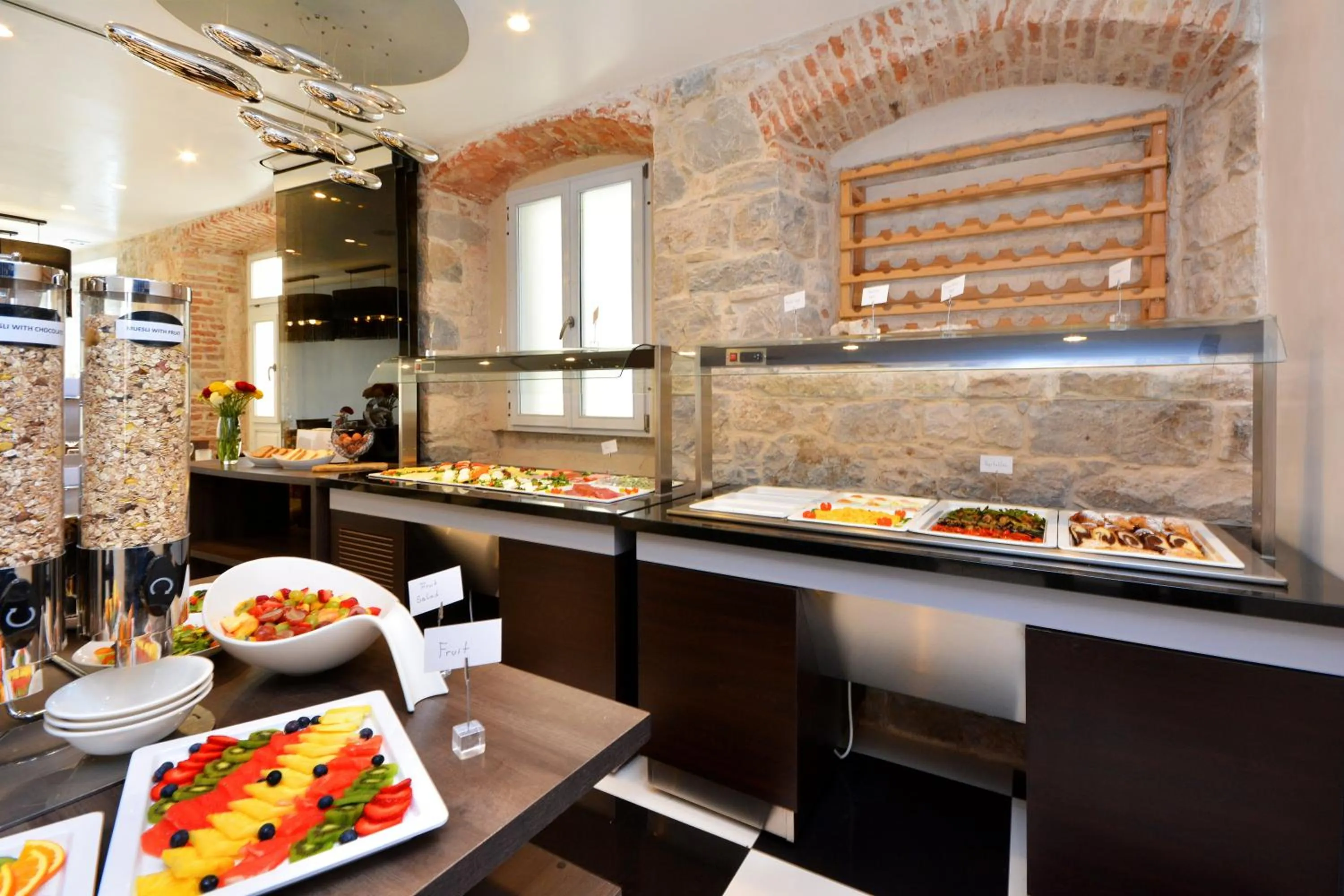 Food and drinks in Jupiter Heritage Hotel