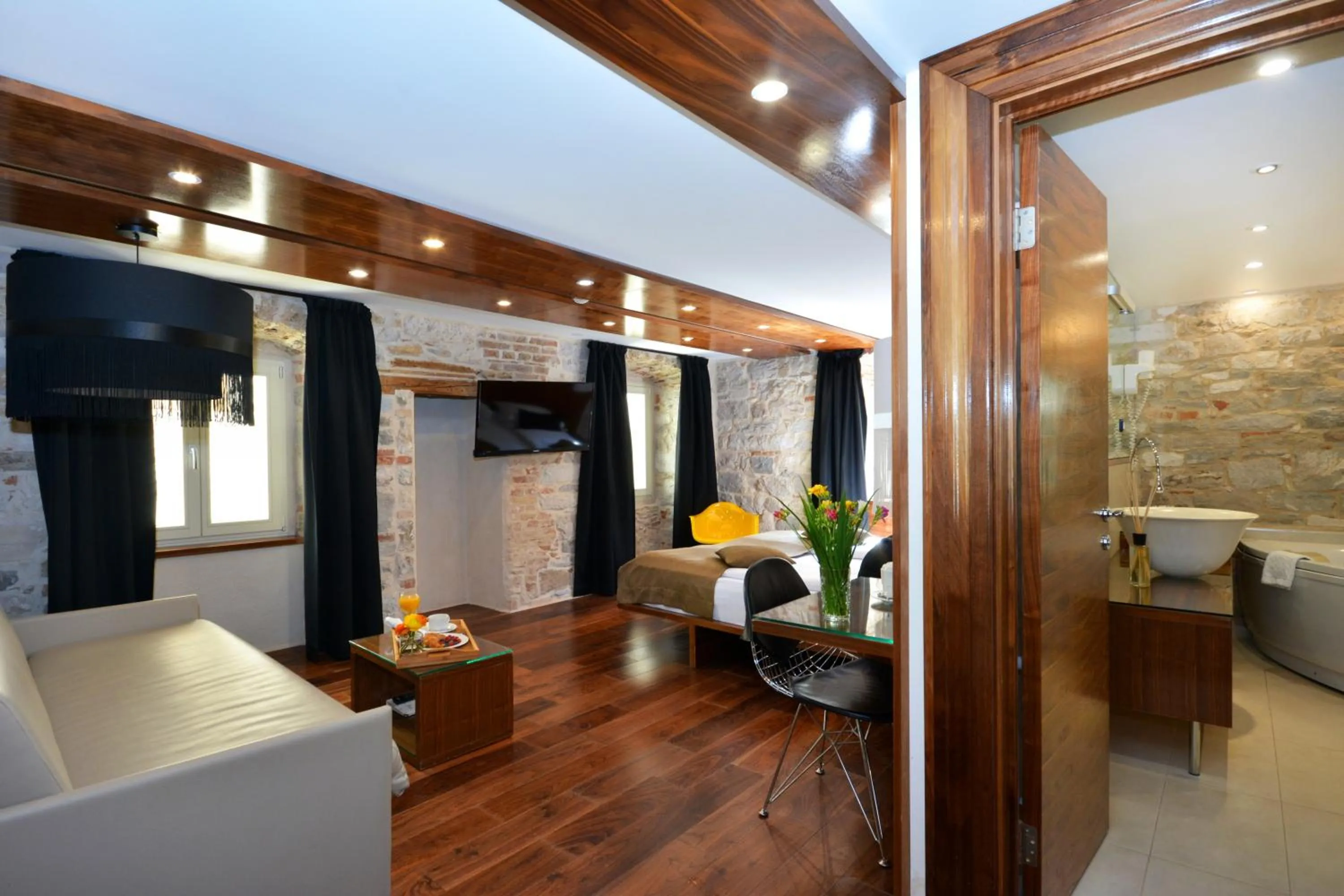 Photo of the whole room in Jupiter Heritage Hotel