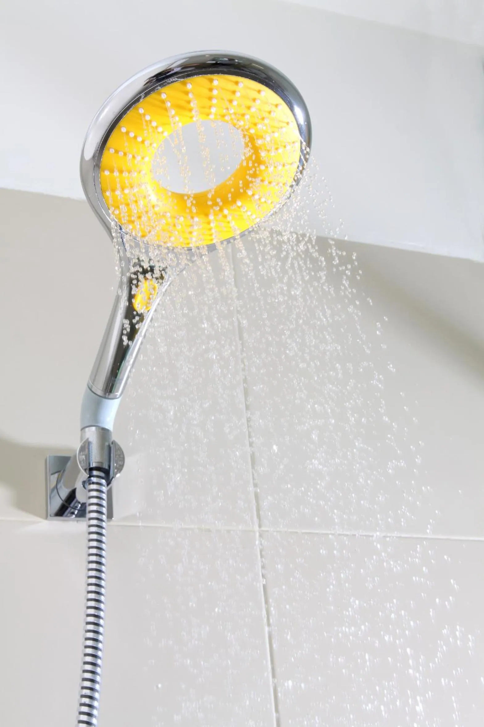 Shower in bloomrooms @ Janpath