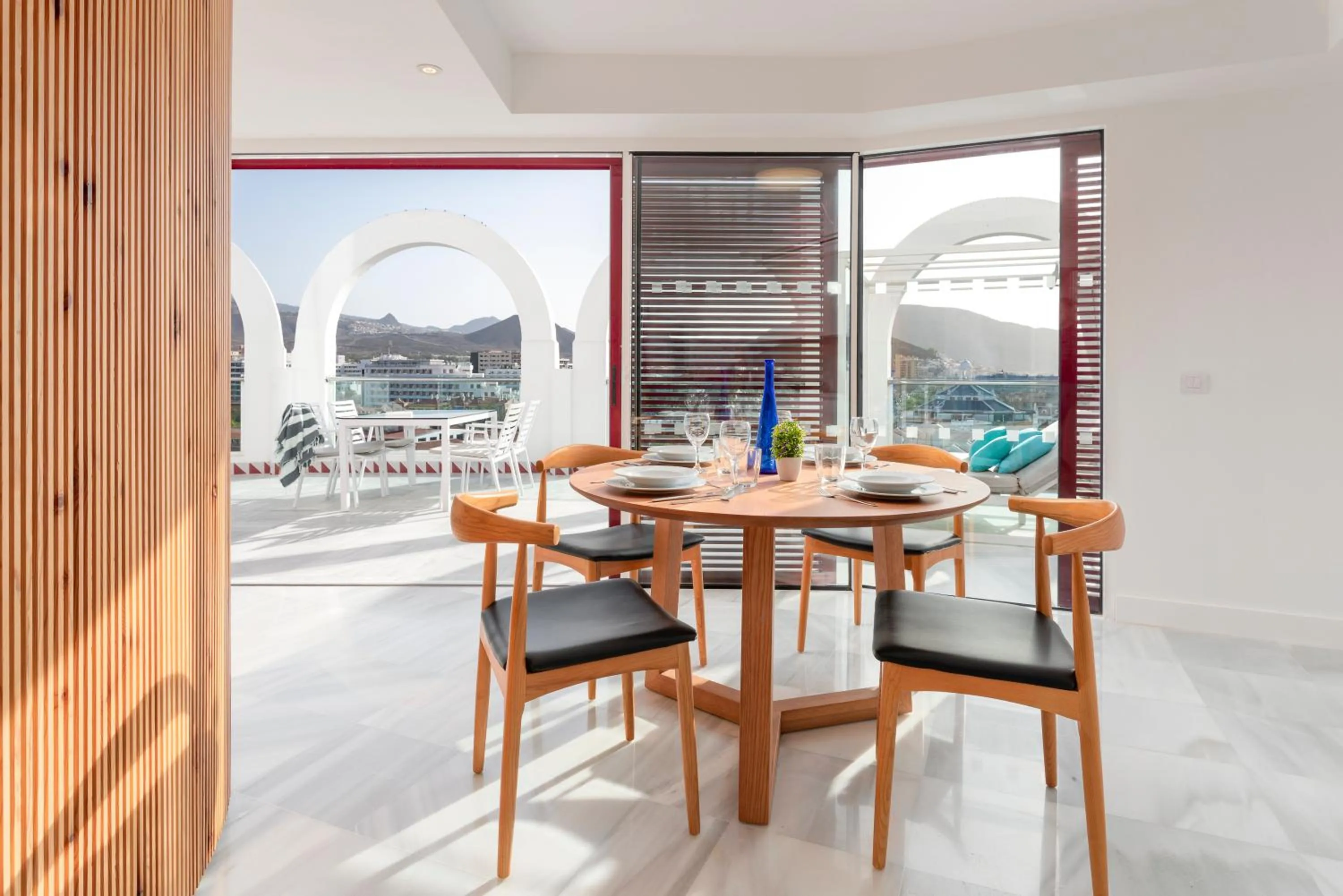 Dining area in Parque Santiago IV Official