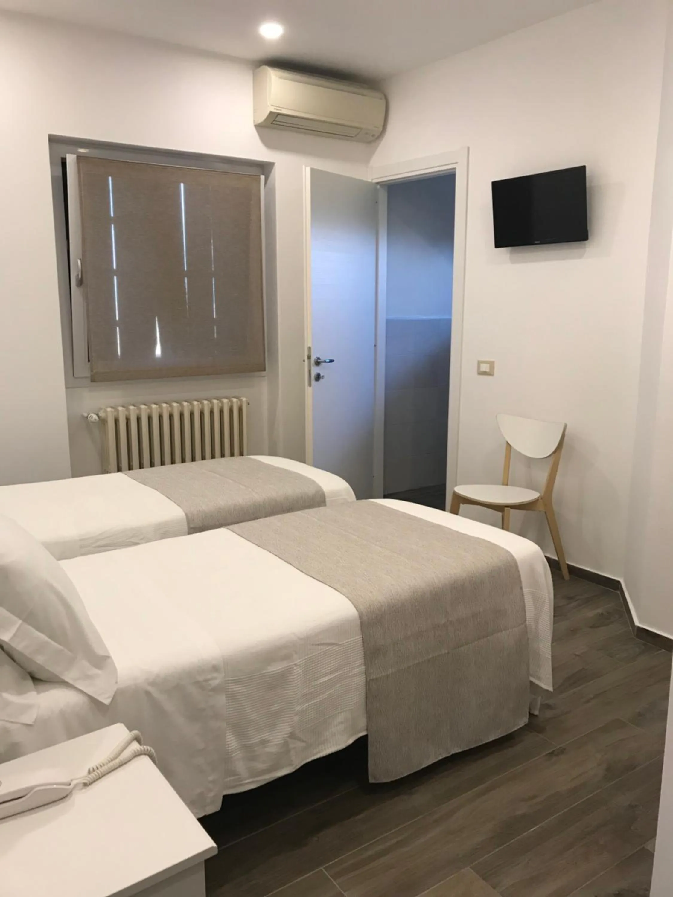 Bedroom, Bed in Hotel Cambogia