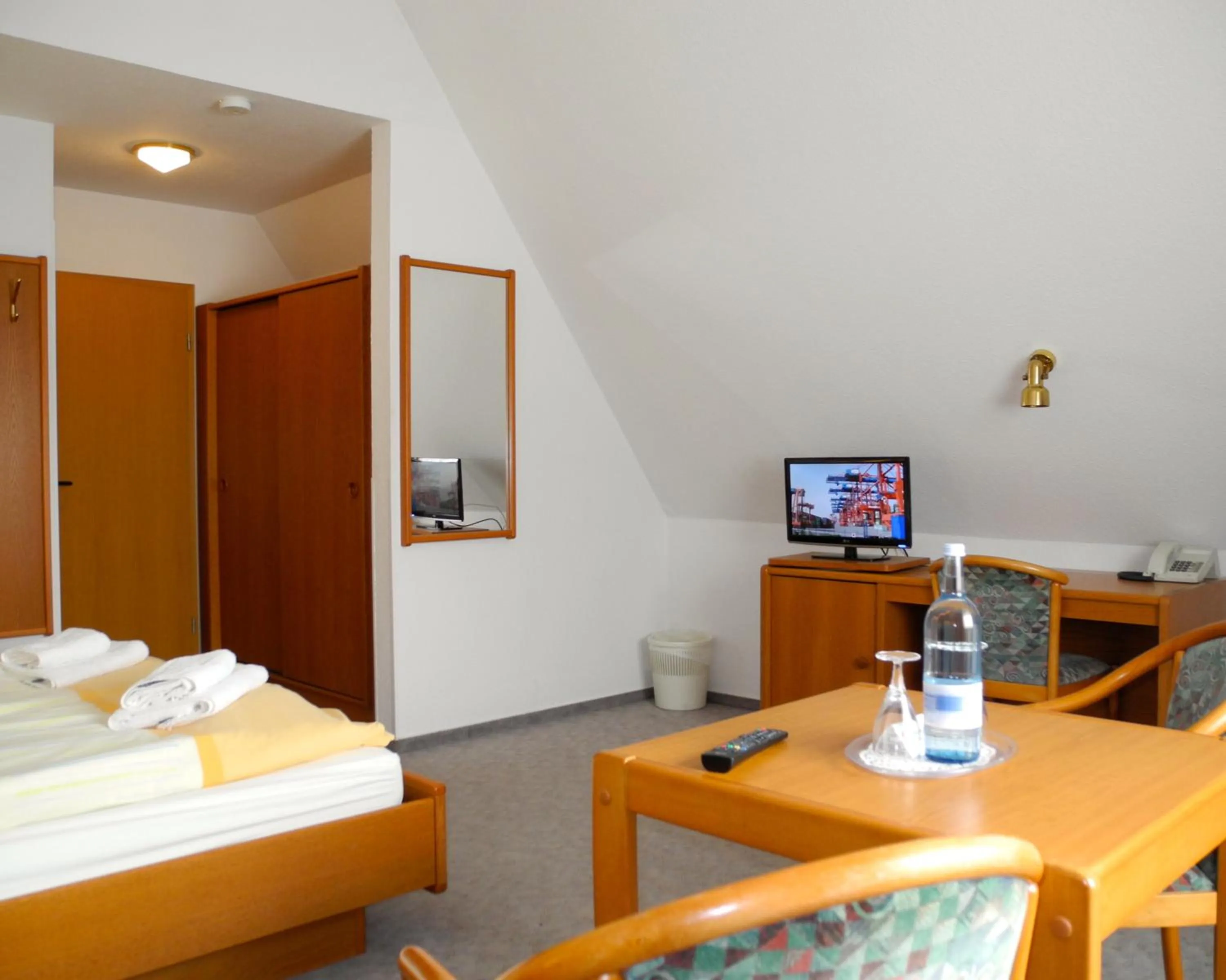 Photo of the whole room, Bed in Pension Kühne