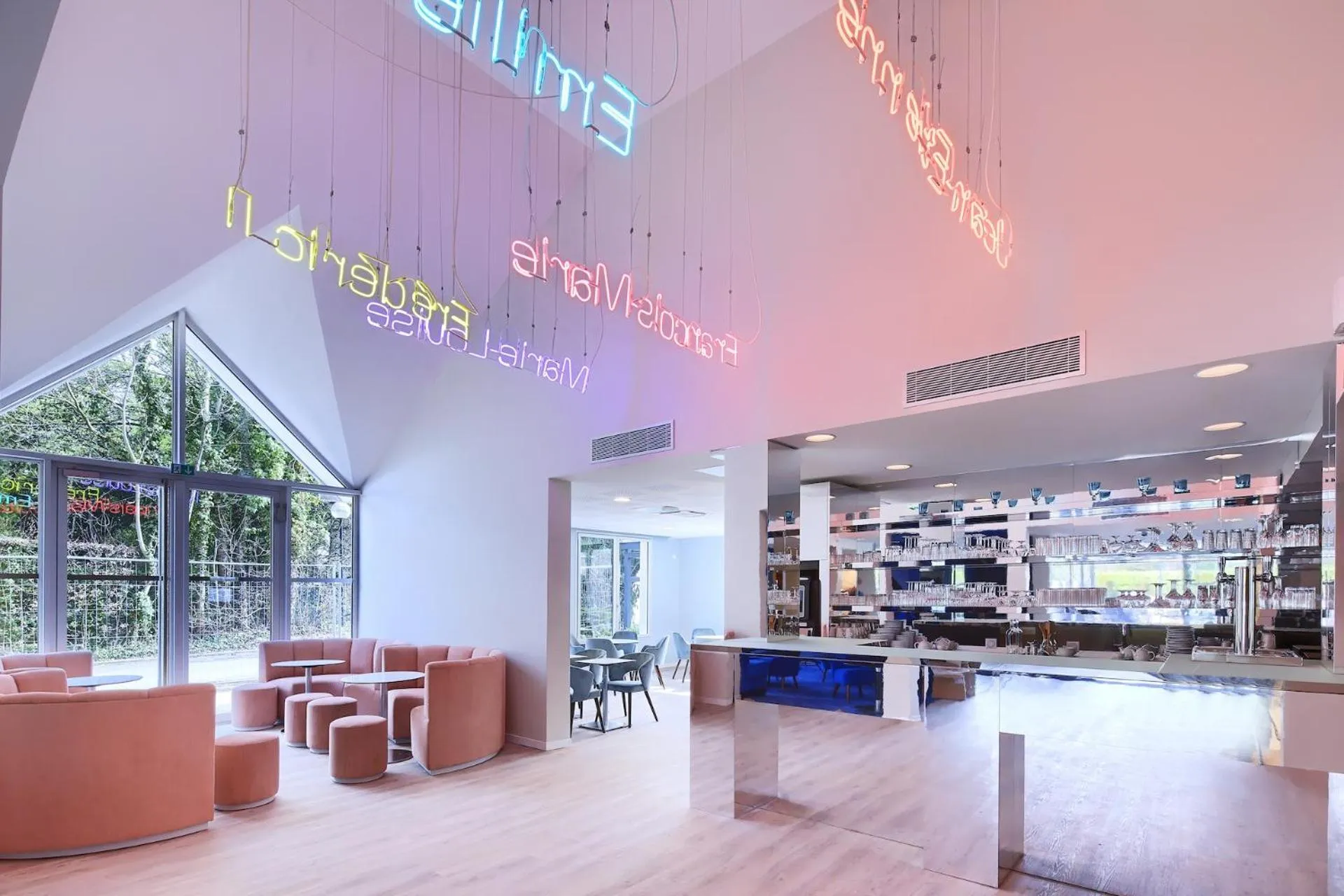 Lounge or bar in The Residence Hotel Geneva Airport - M3 Ferney