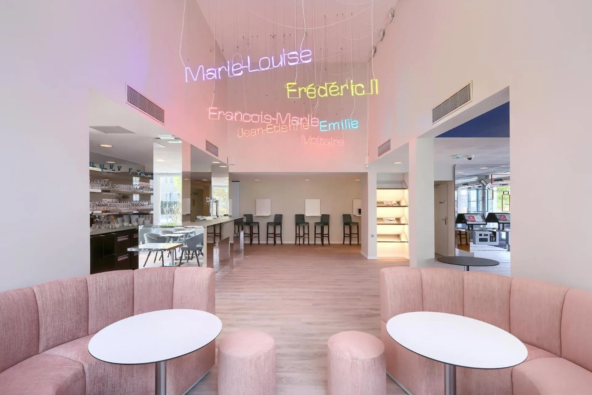 Lounge or bar in The Residence Hotel Geneva Airport - M3 Ferney