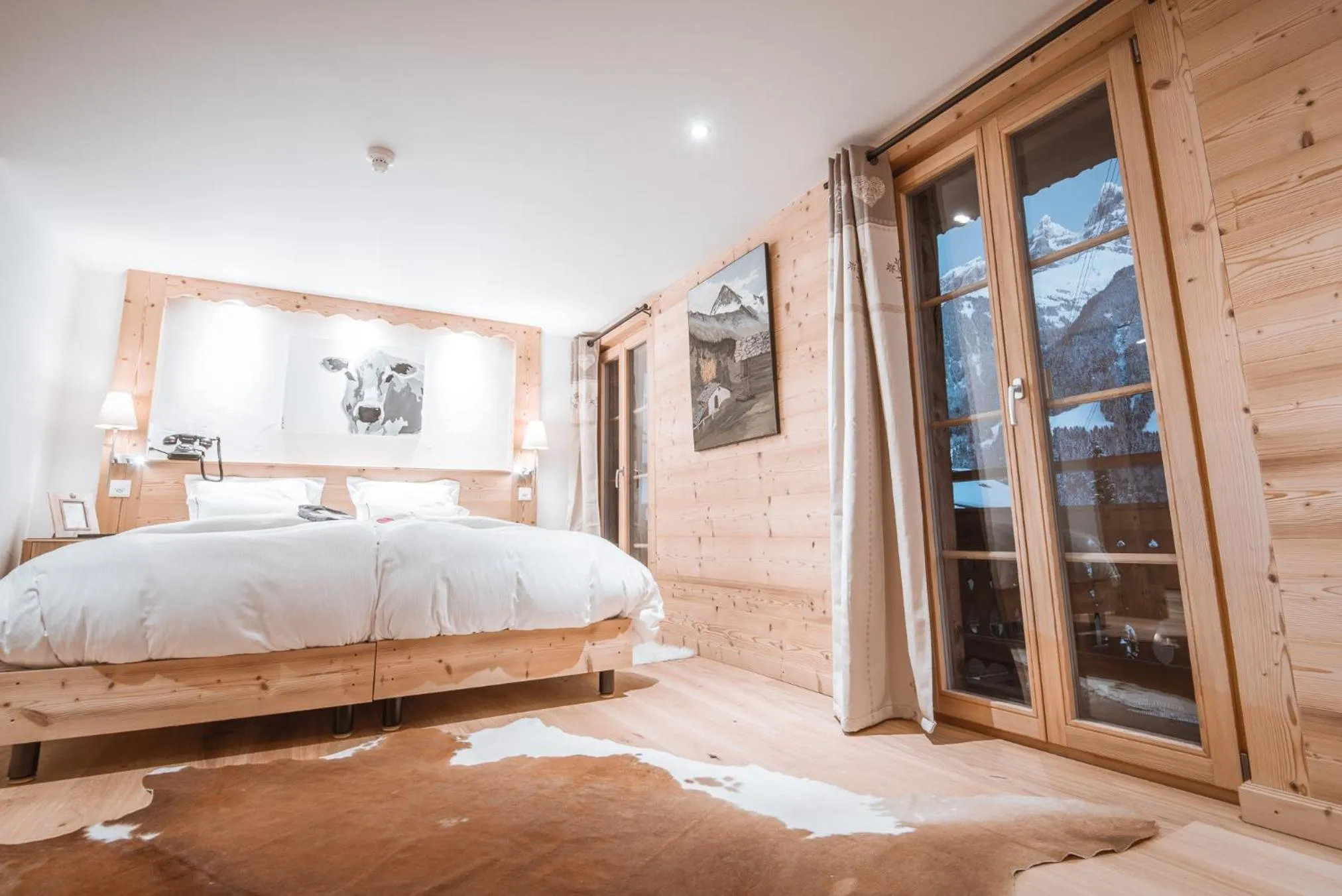 Bedroom, Bed in Lifestyle Rooms & Suites by Beau-Séjour