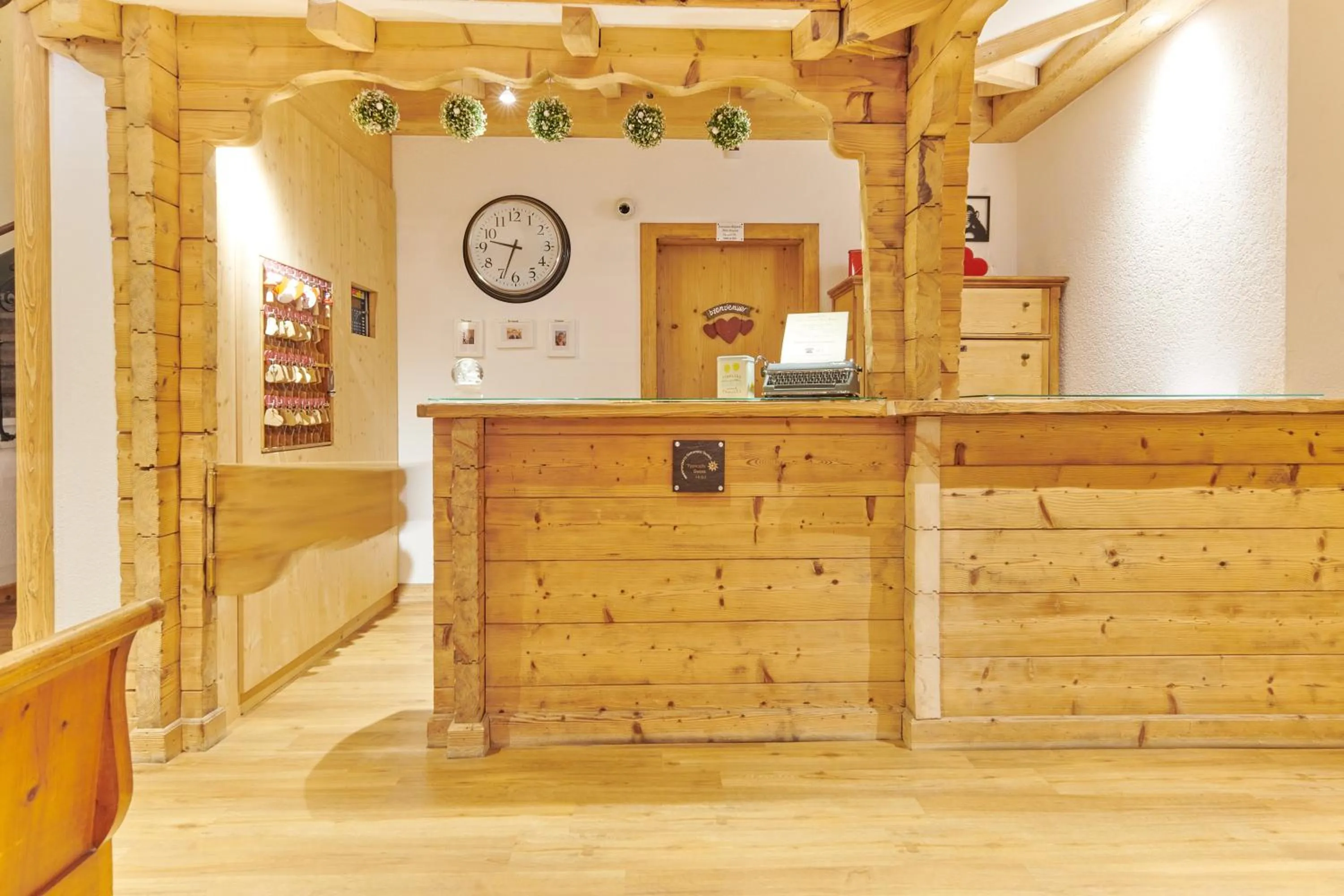 Lobby or reception in Lifestyle Rooms & Suites by Beau-Séjour