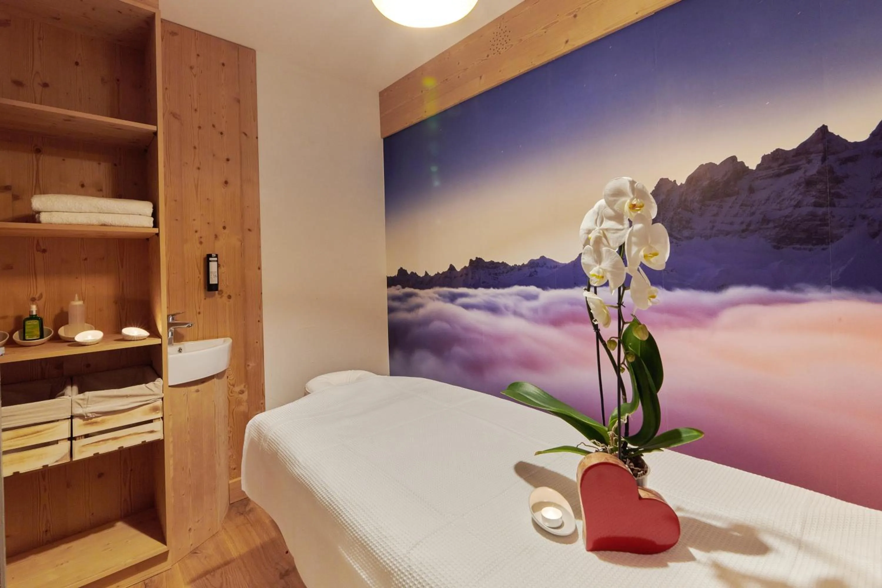 Massage in Lifestyle Rooms & Suites by Beau-Séjour