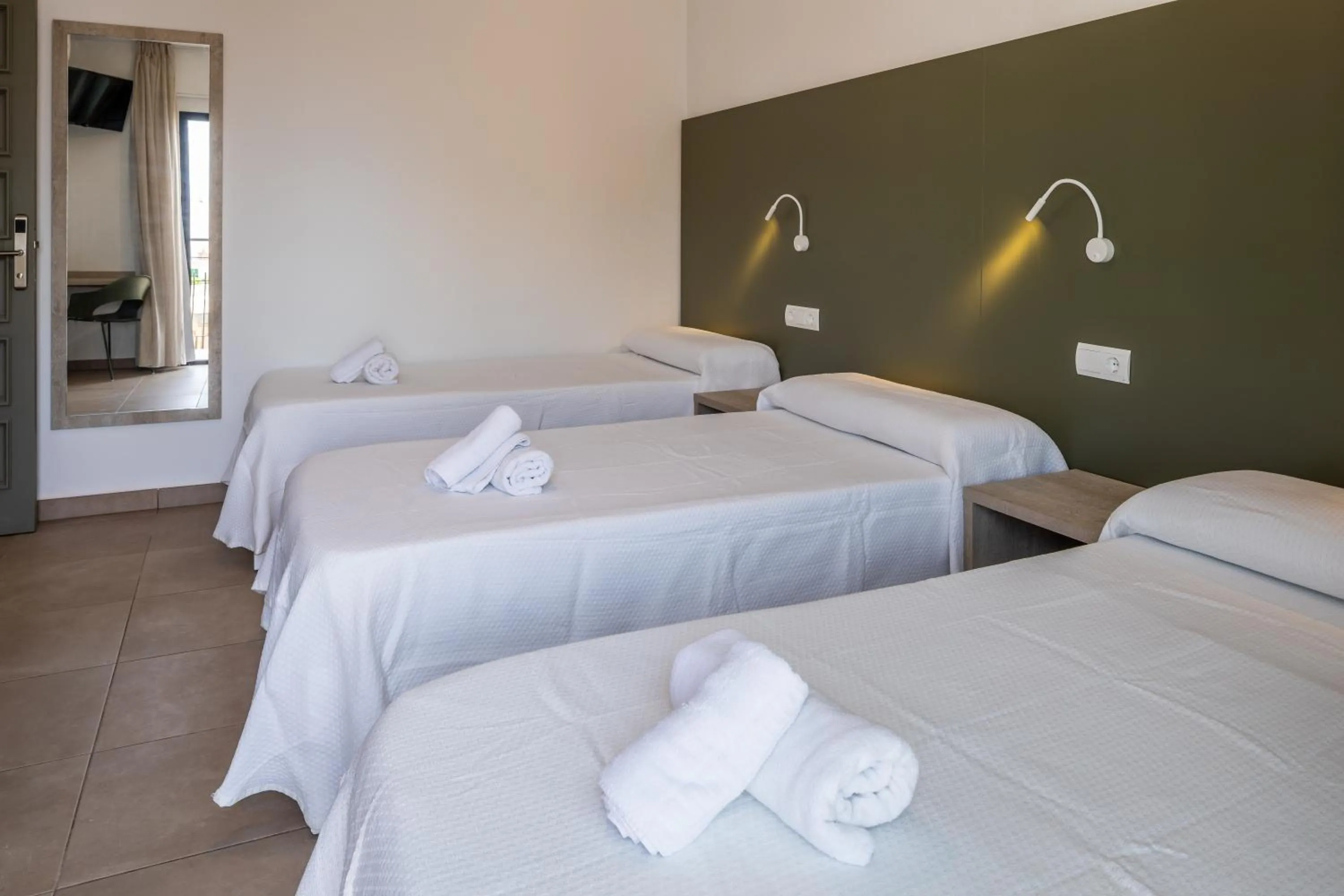 Bed in Hostal Alicante