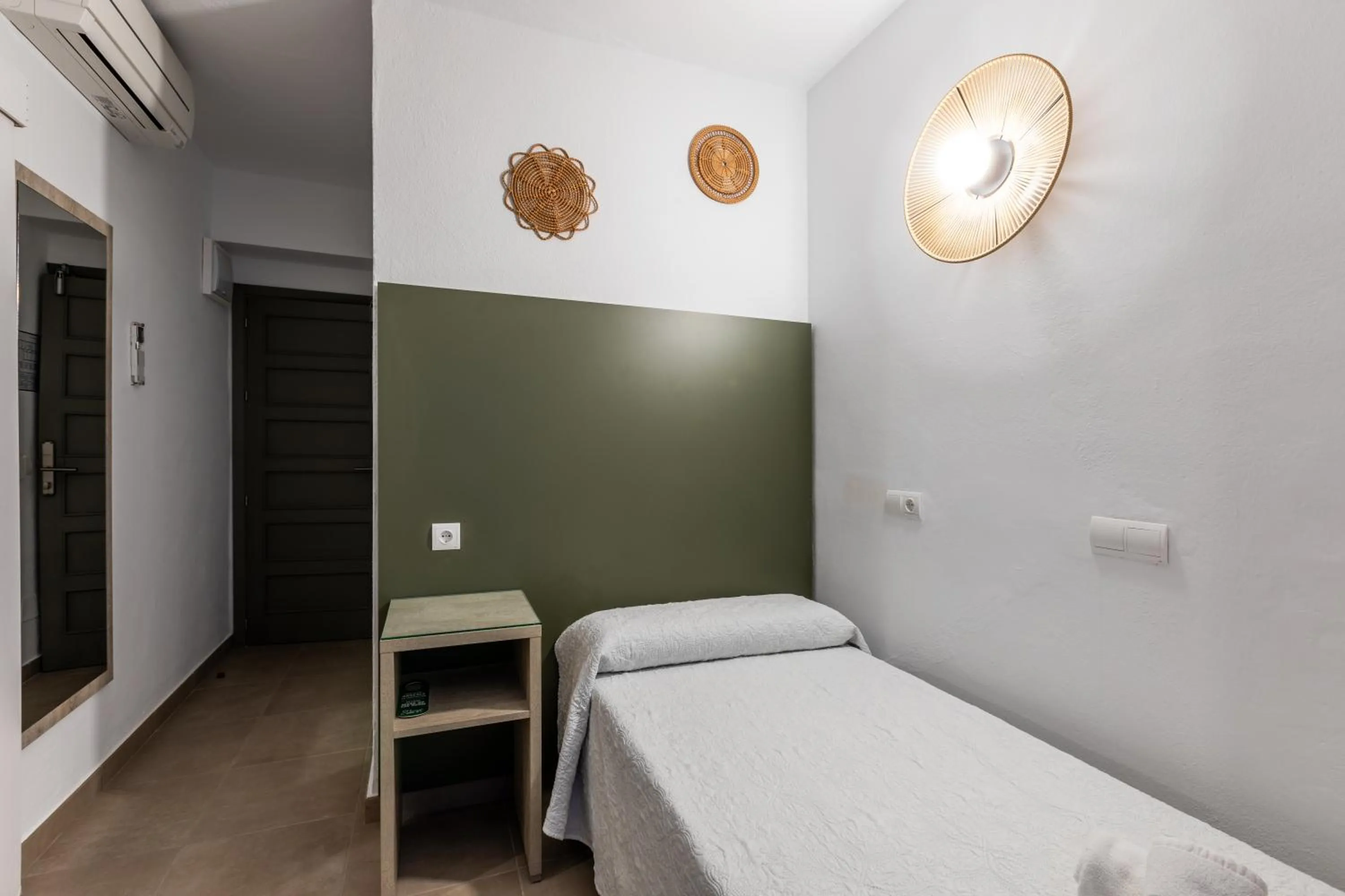 Bed in Hostal Alicante