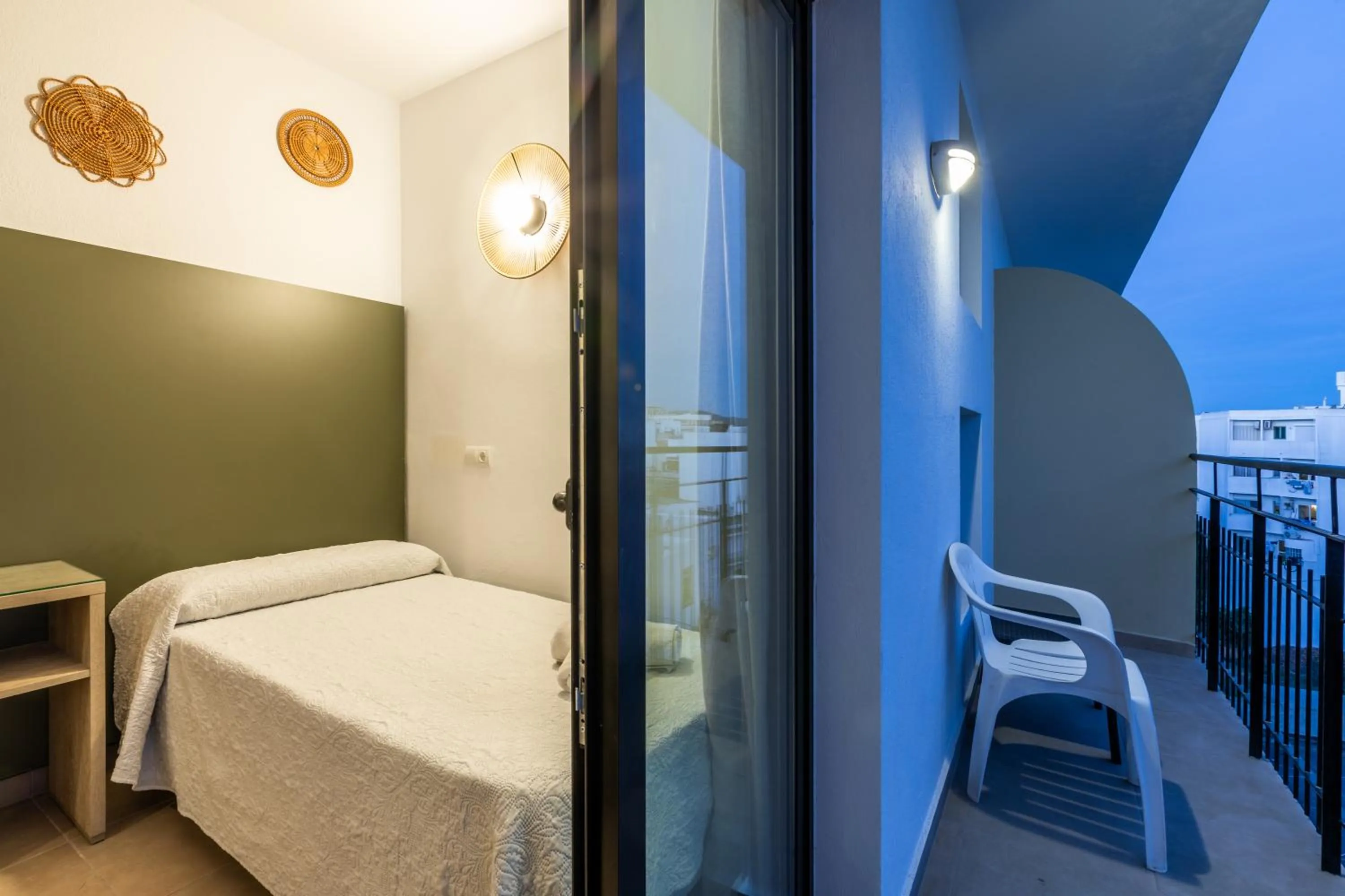 Bed in Hostal Alicante