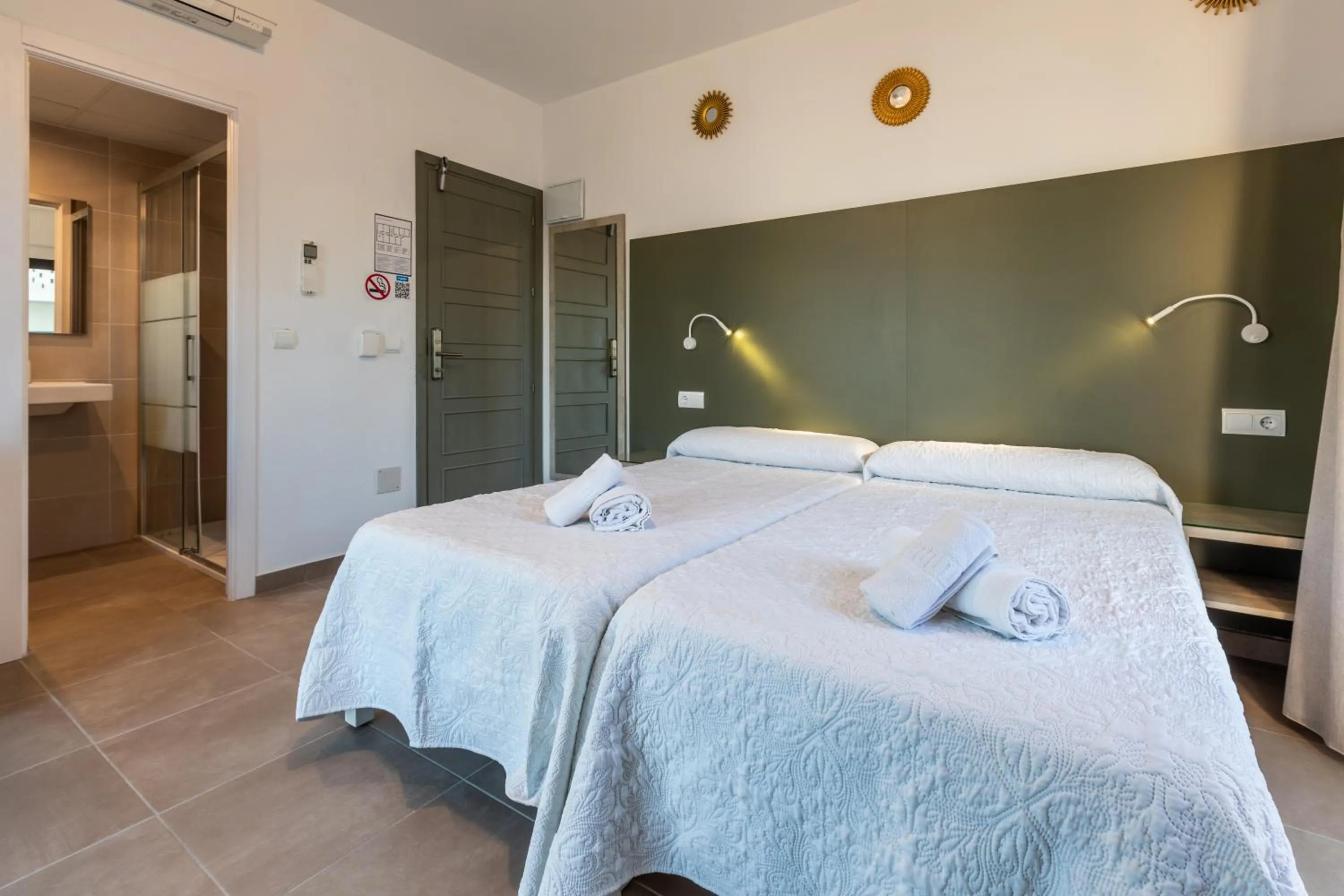 Bed in Hostal Alicante