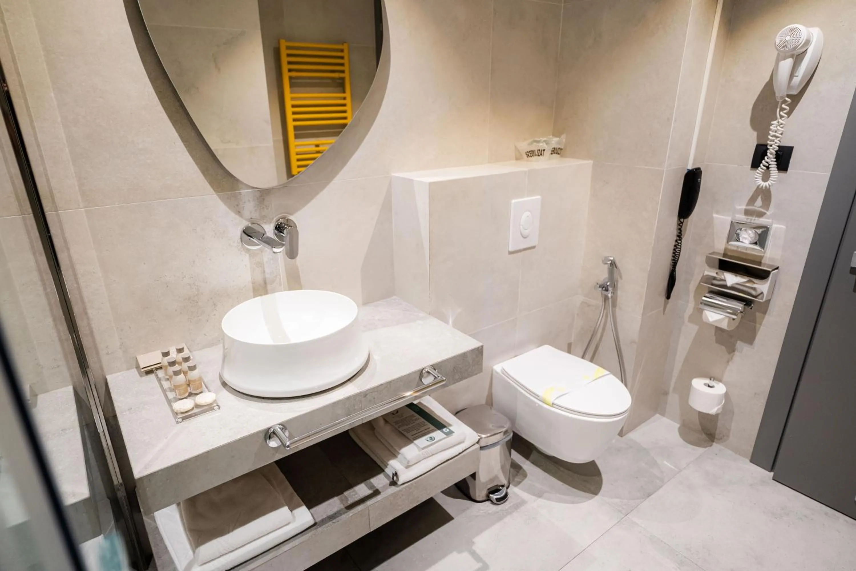 Shower in Mandachi Hotel & SPA