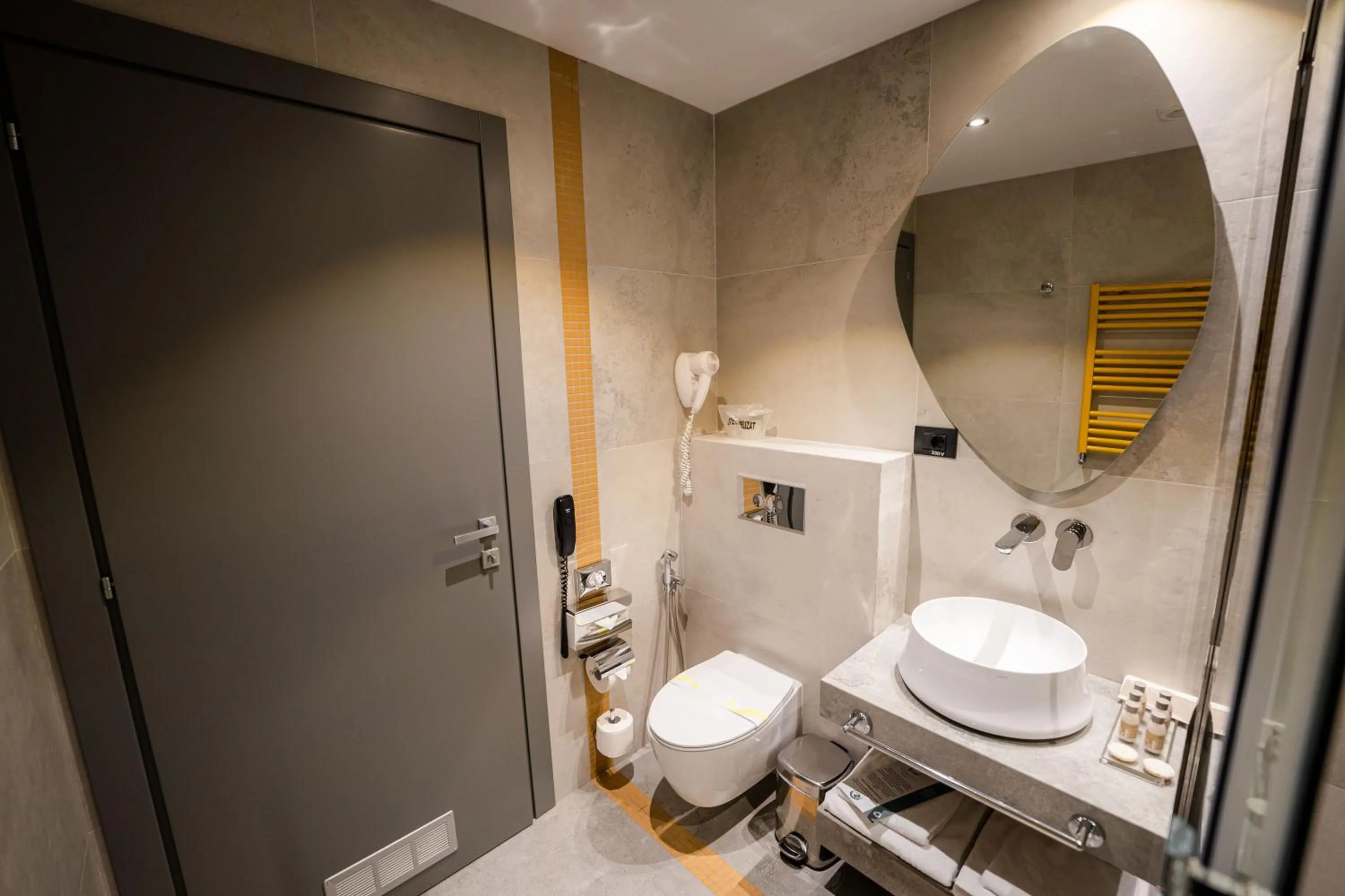 Shower in Mandachi Hotel & SPA