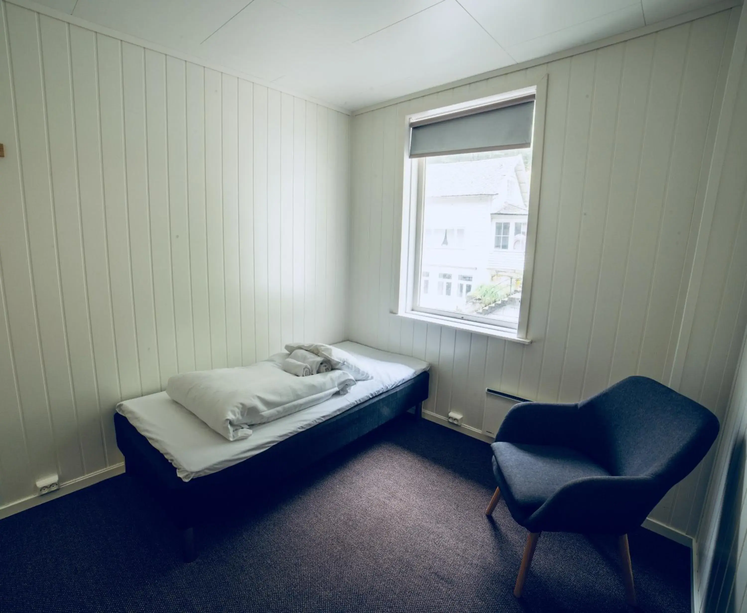 Single Room with Shared Shower and Toilet in Gudvangen Budget Hotel Single Room with Shared Shower and Toilet in Gudvangen Budget Hotel