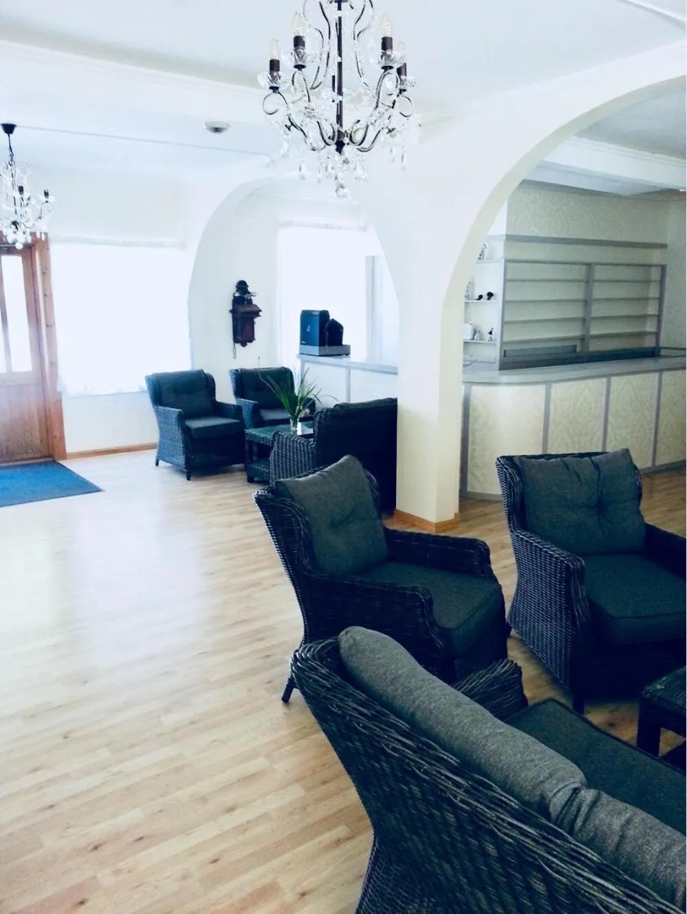 Communal lounge/ TV room in Gudvangen Budget Hotel