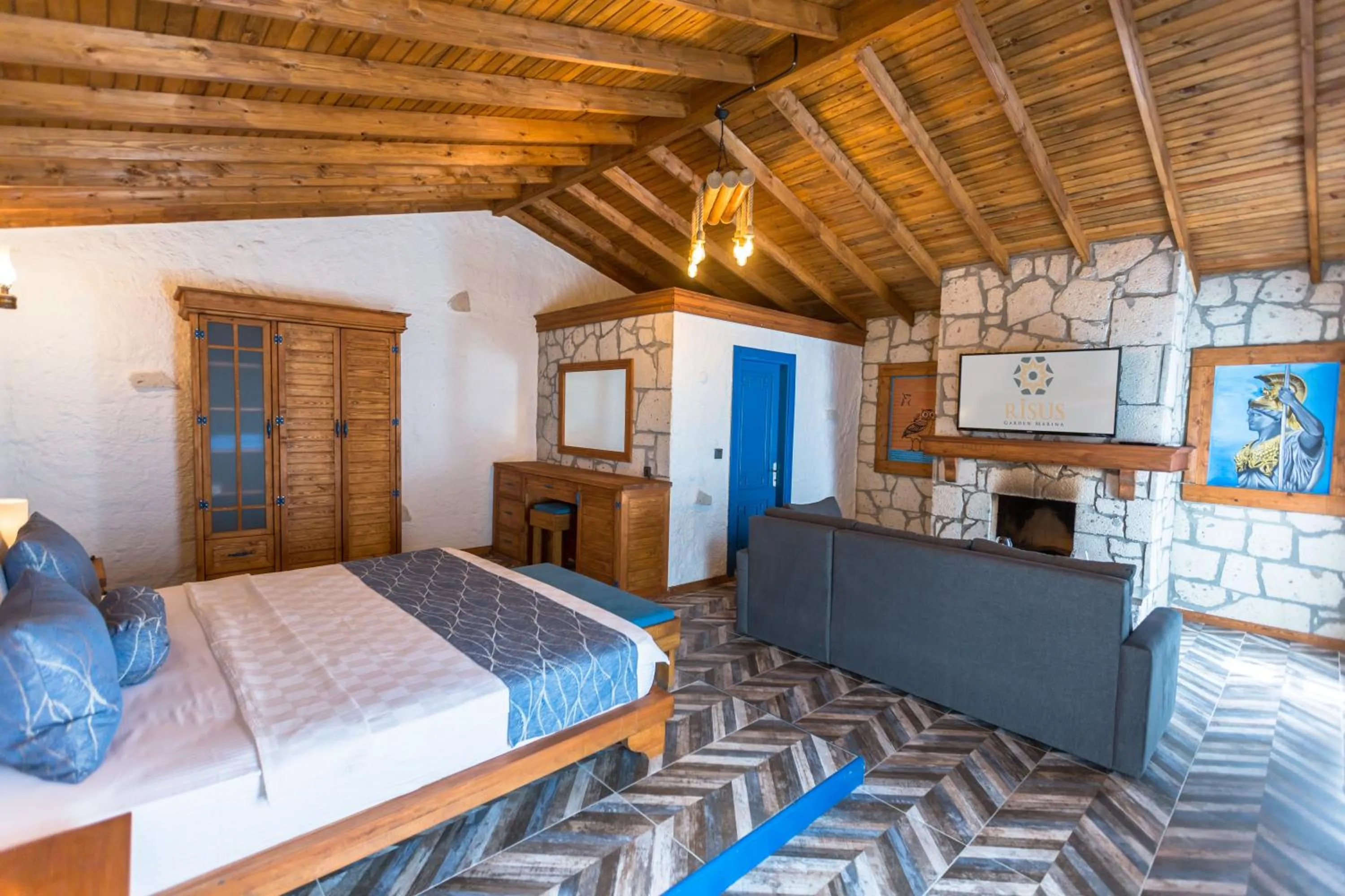 Decorative detail, Bed in Risus Garden Marina Hotel