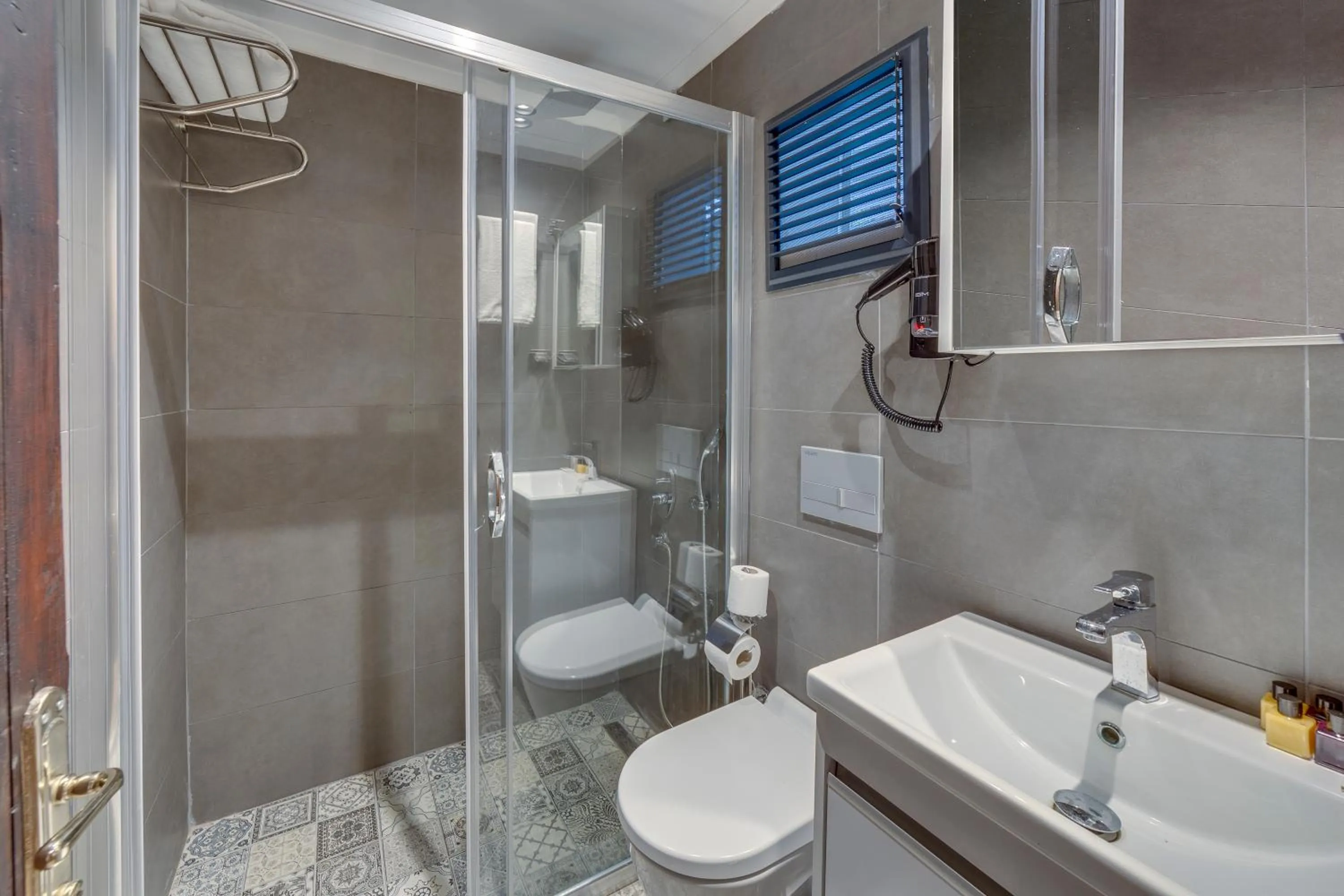 Bathroom in Risus Garden Marina Hotel