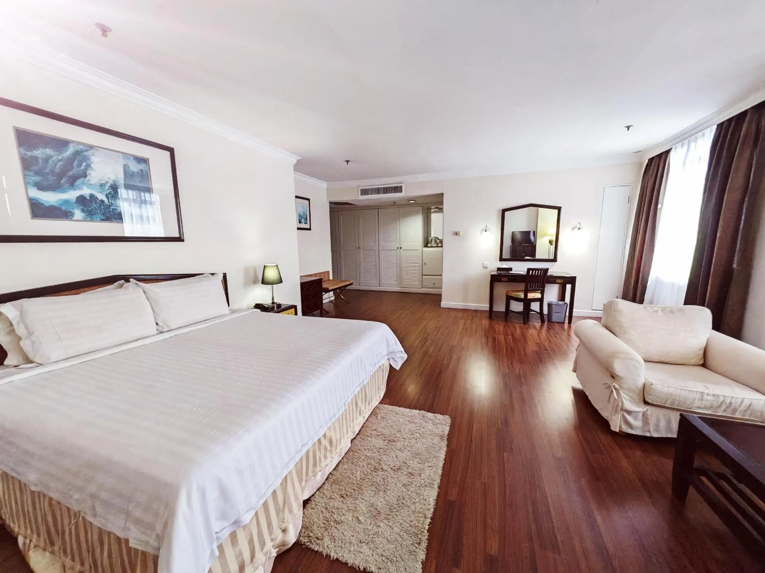 Photo of the whole room, Bed in The Putra Regency Hotel