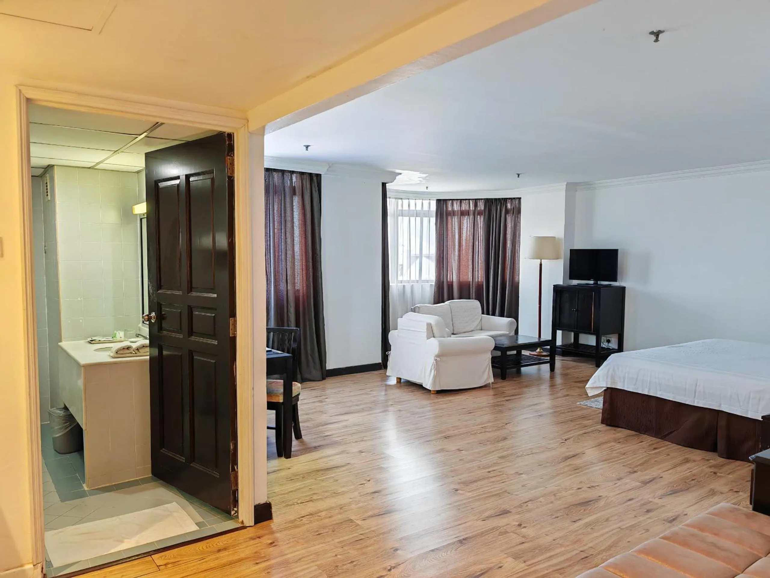 Bedroom, Bed in The Putra Regency Hotel