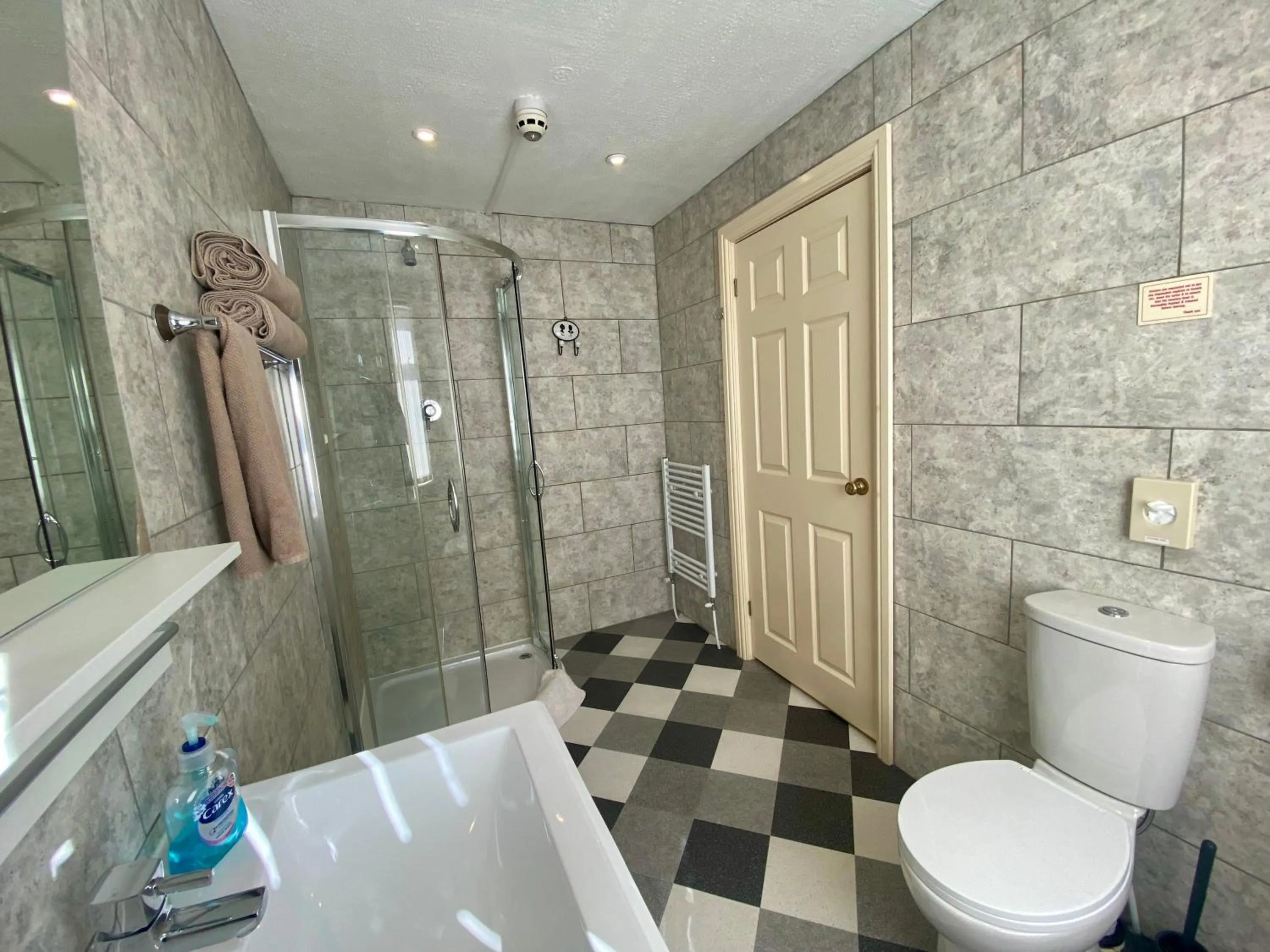 Bathroom in The Libra - Adults Only B&B with guaranteed carpark