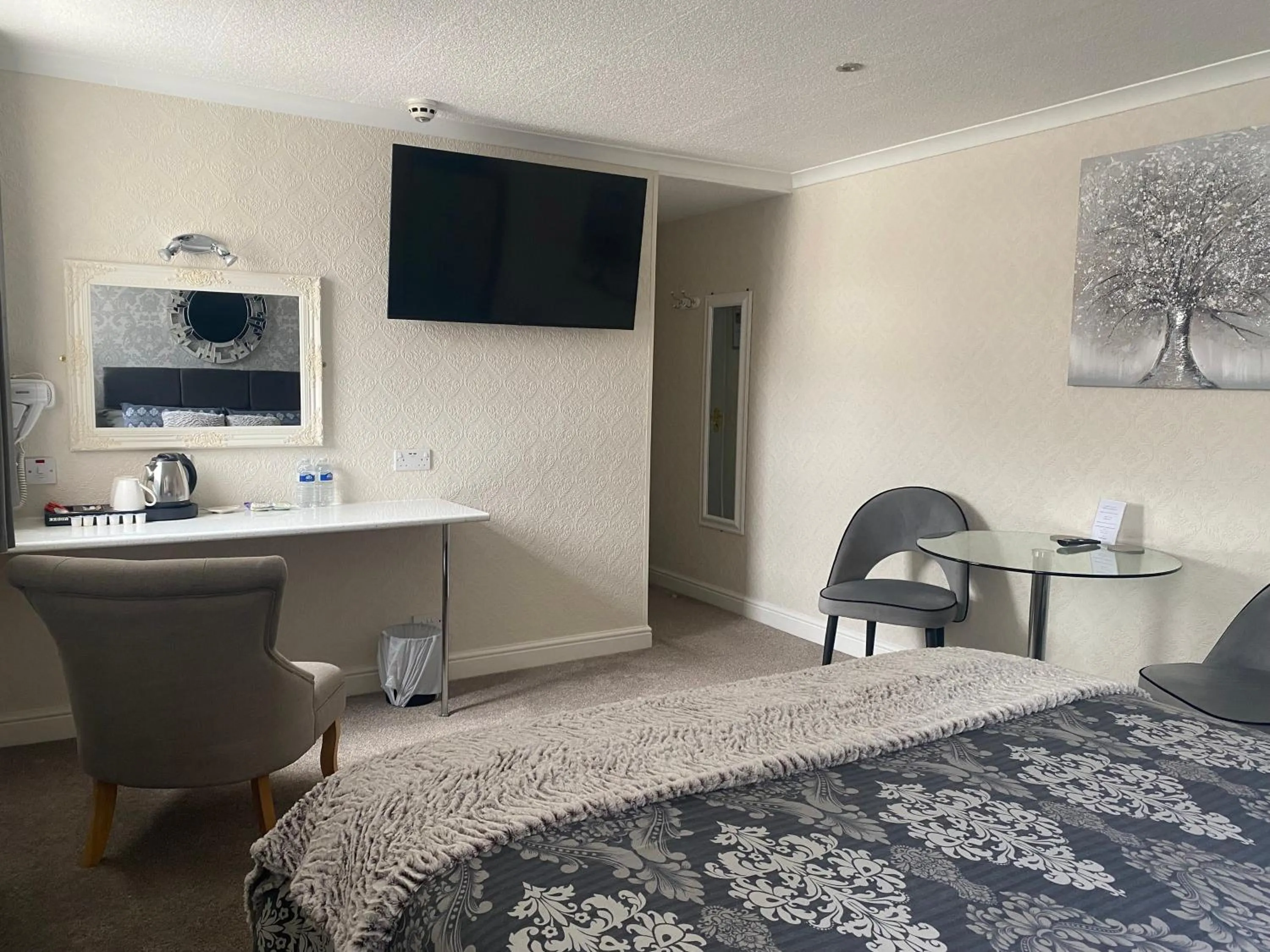 Bedroom, Bed in The Libra - Adults Only B&B with guaranteed carpark