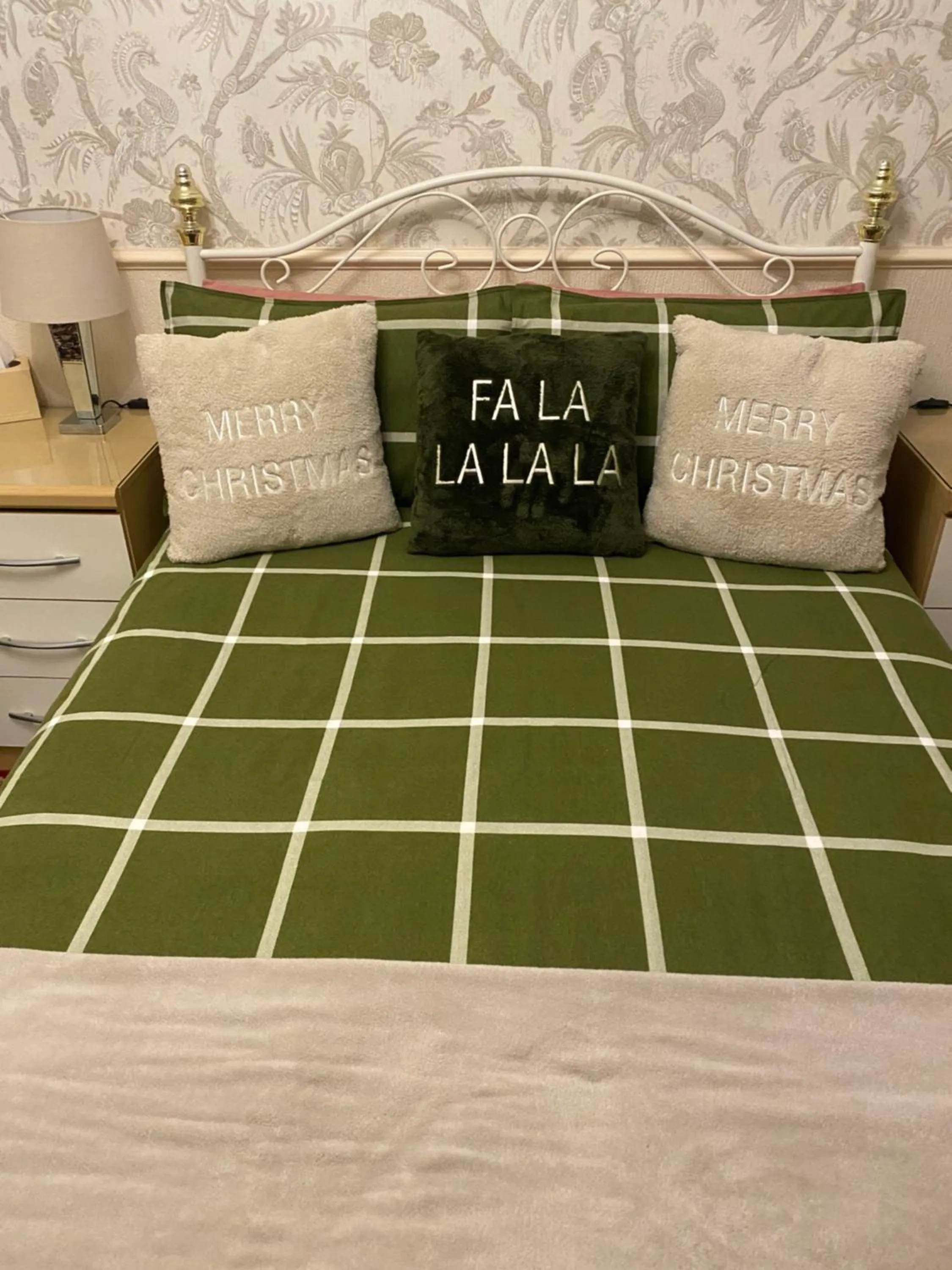 Bed in The Libra - Adults Only B&B with guaranteed carpark