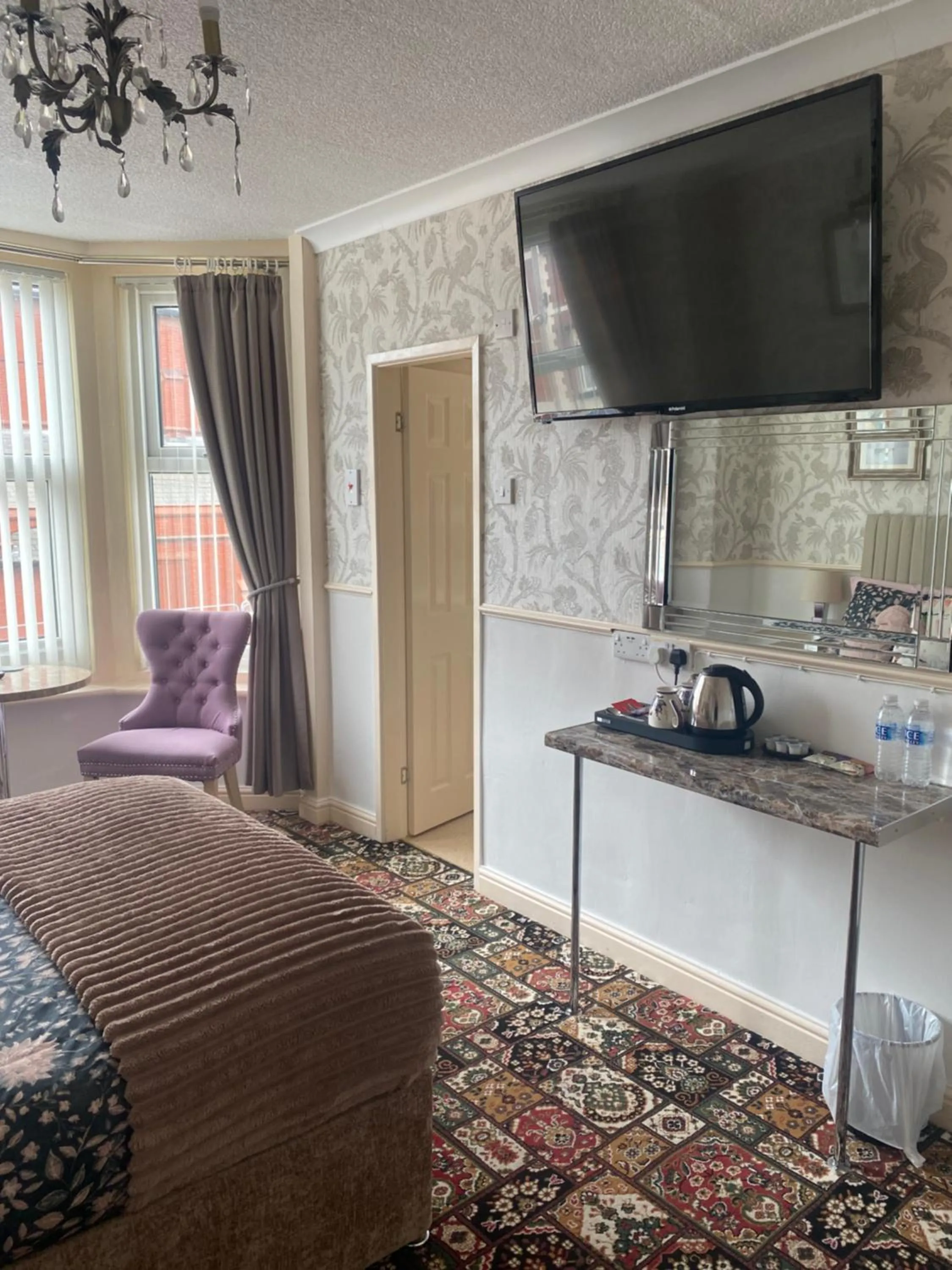 TV and multimedia in The Libra - Adults Only B&B with guaranteed carpark