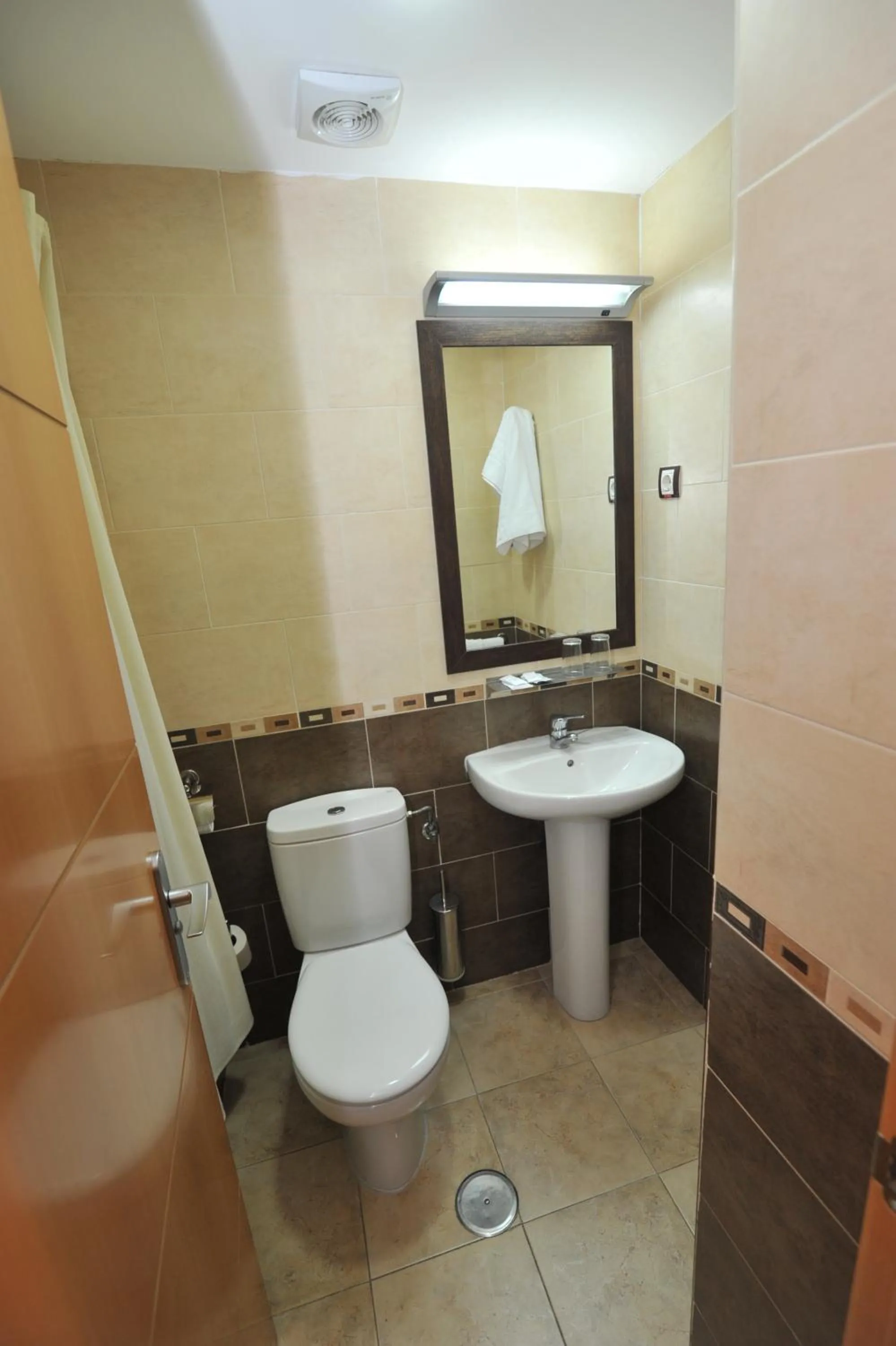 Bathroom in Hostal Goyma III