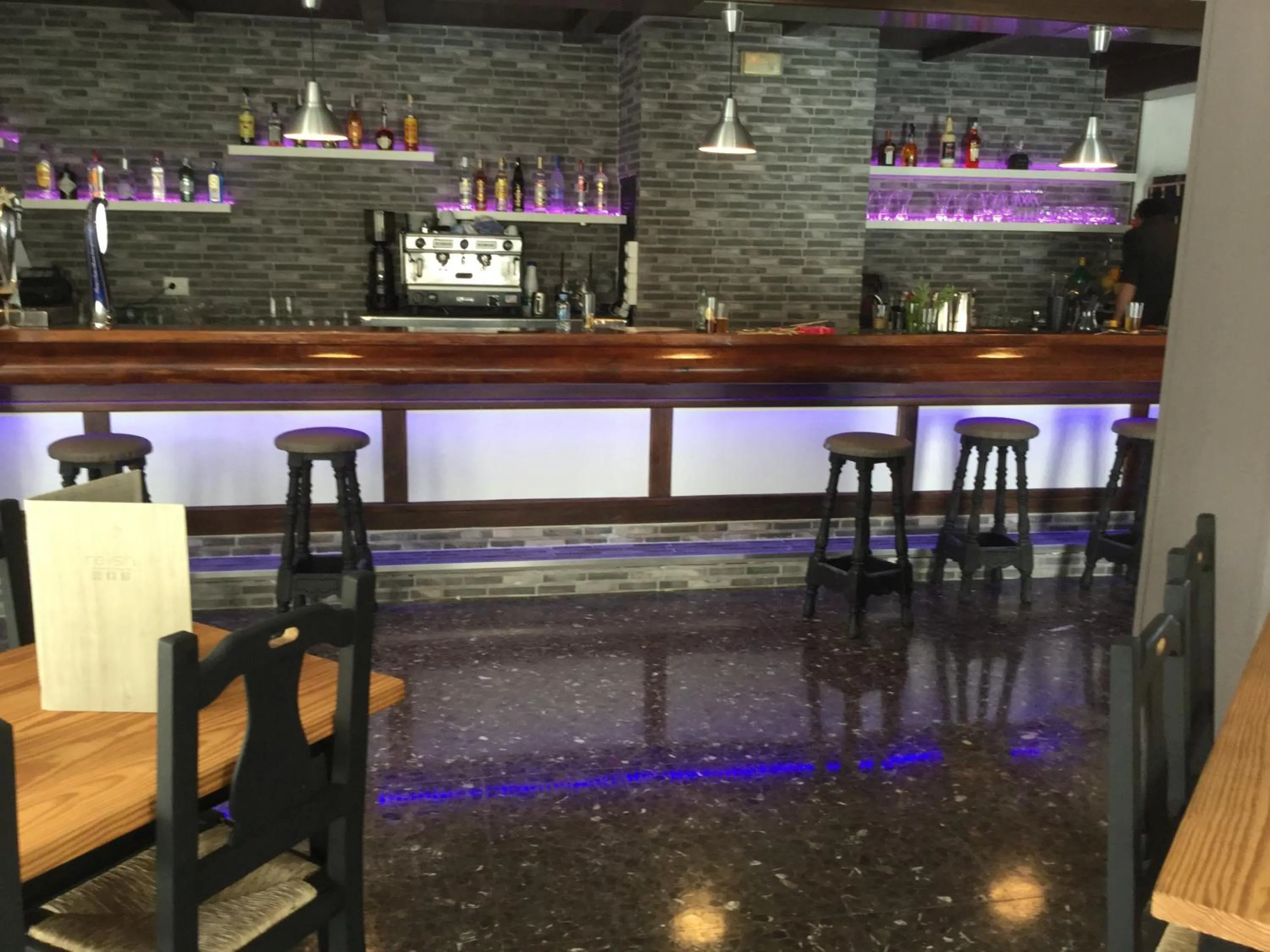 Restaurant/places to eat in Apartamentos Alba