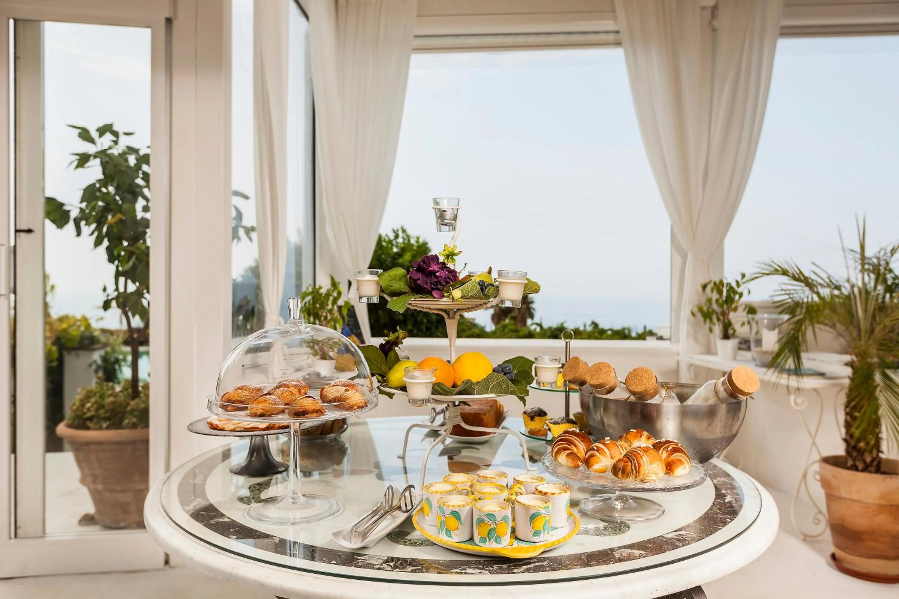 Buffet breakfast in Tenuta Del Poggio Antico