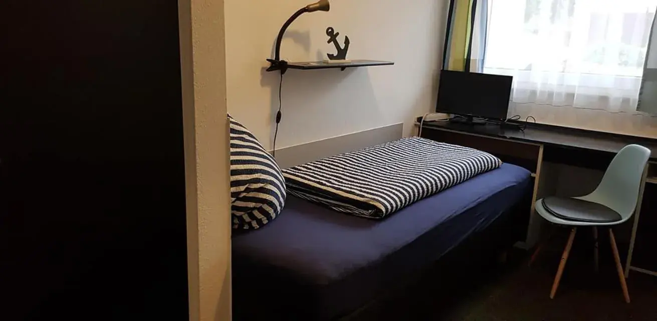 Single Room with Shower - single occupancy in Hotel Garni Single Room with Shower - single occupancy in Hotel Garni
