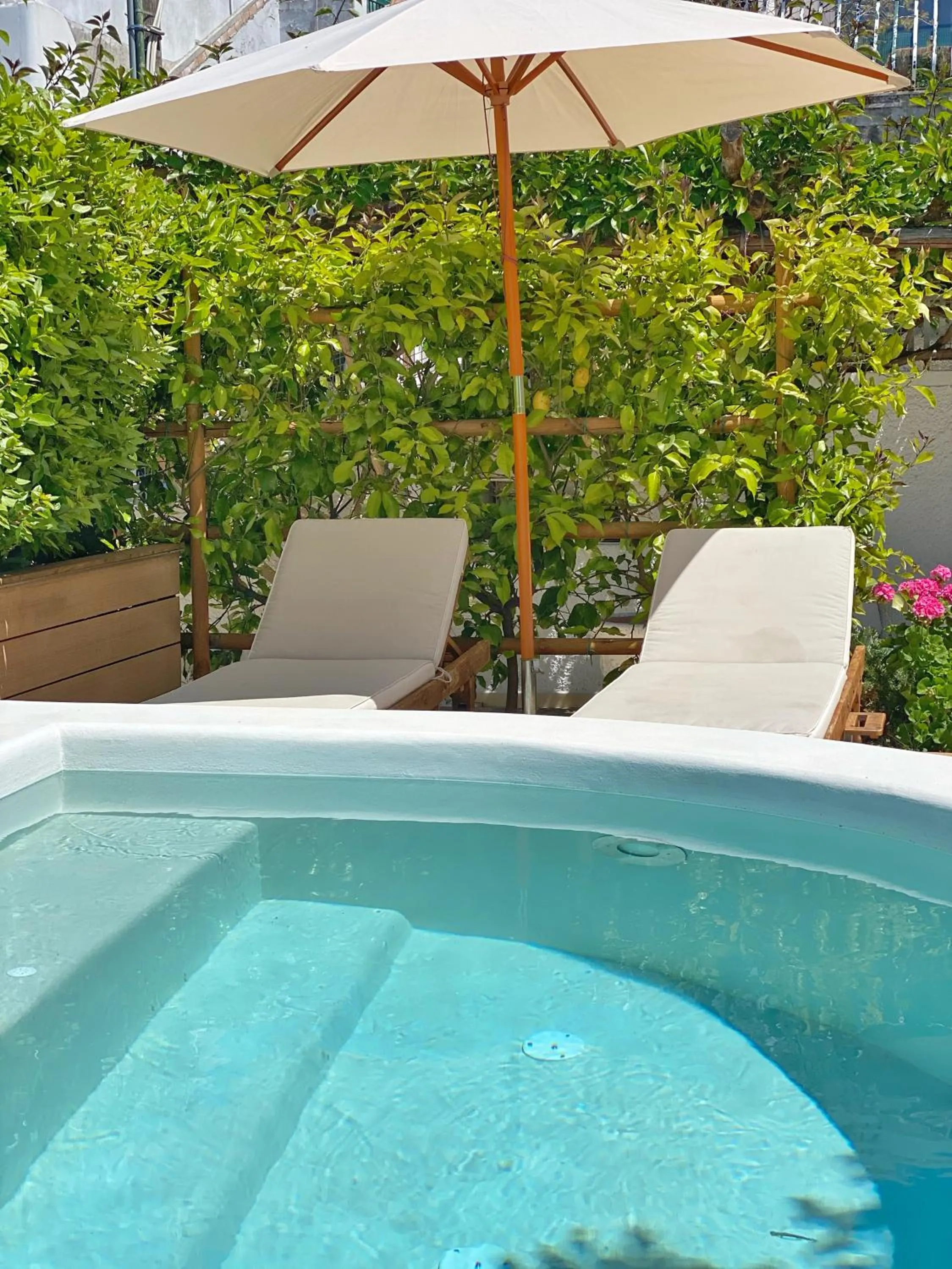 Swimming pool in La Giuliva Charming Rooms