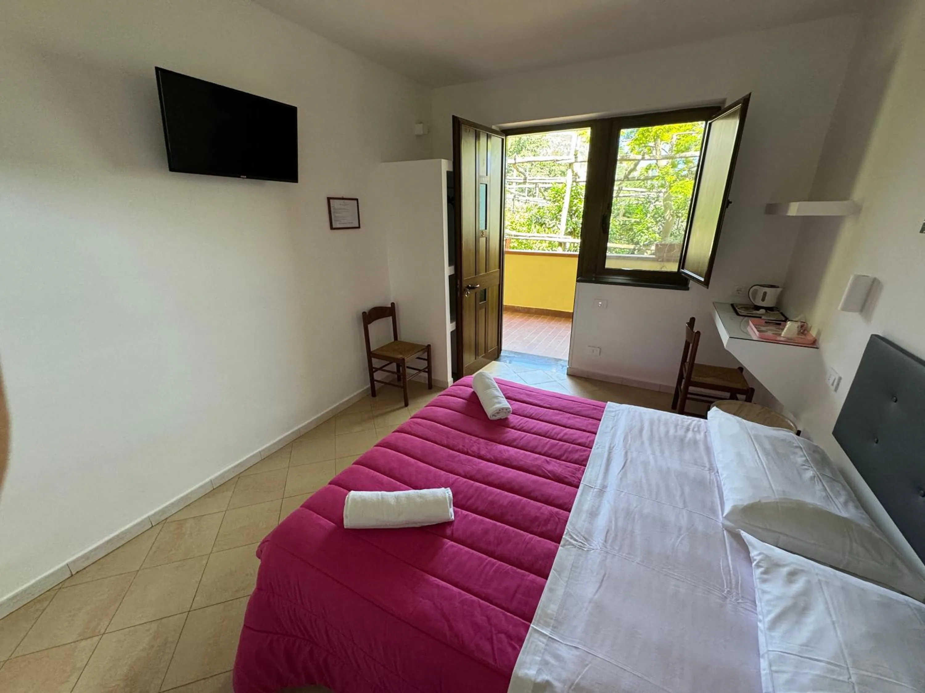 Bedroom, Bed in Agriturismo Piccolo Paradiso