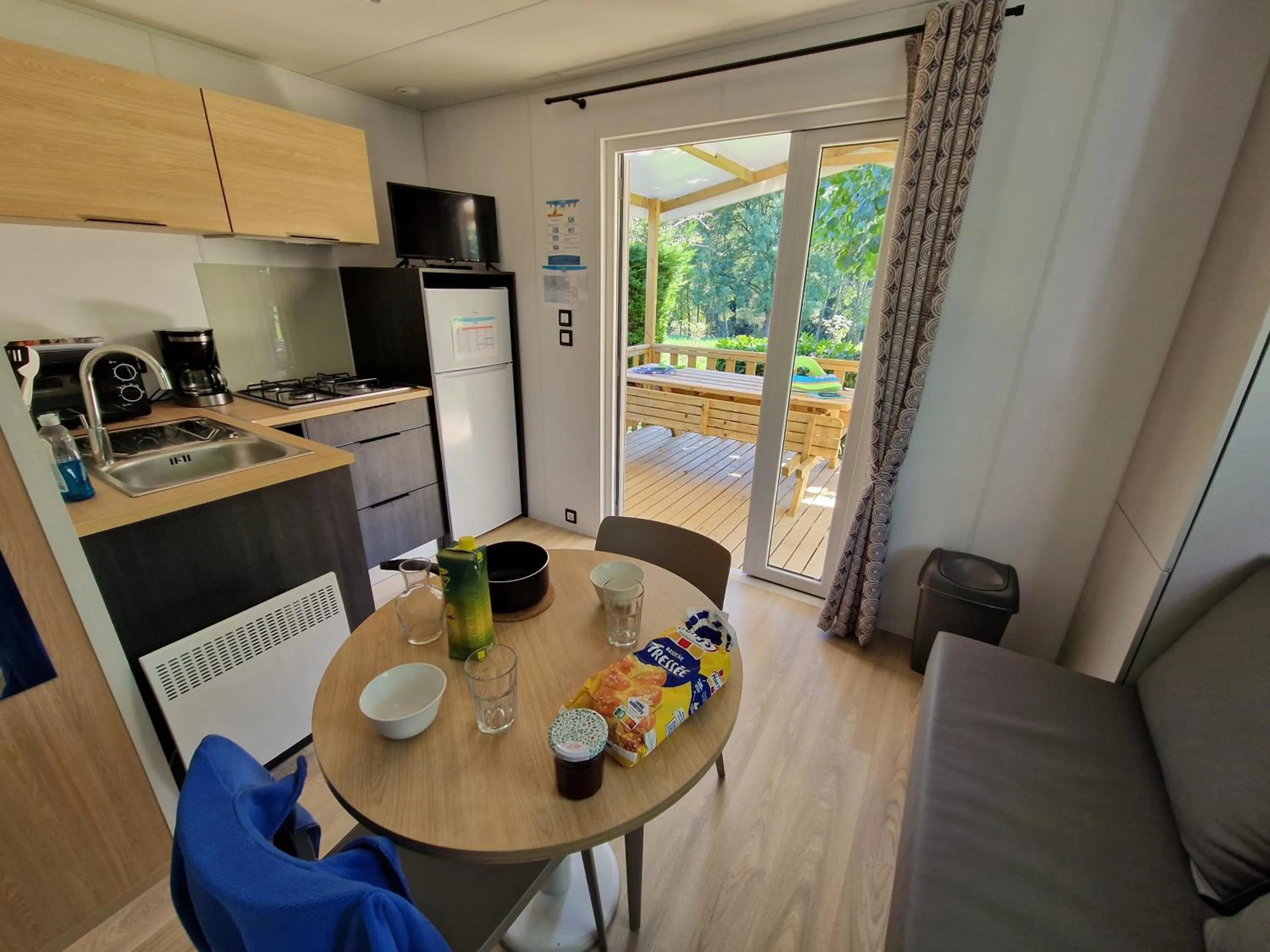 Kitchen or kitchenette in Camping Marmotel