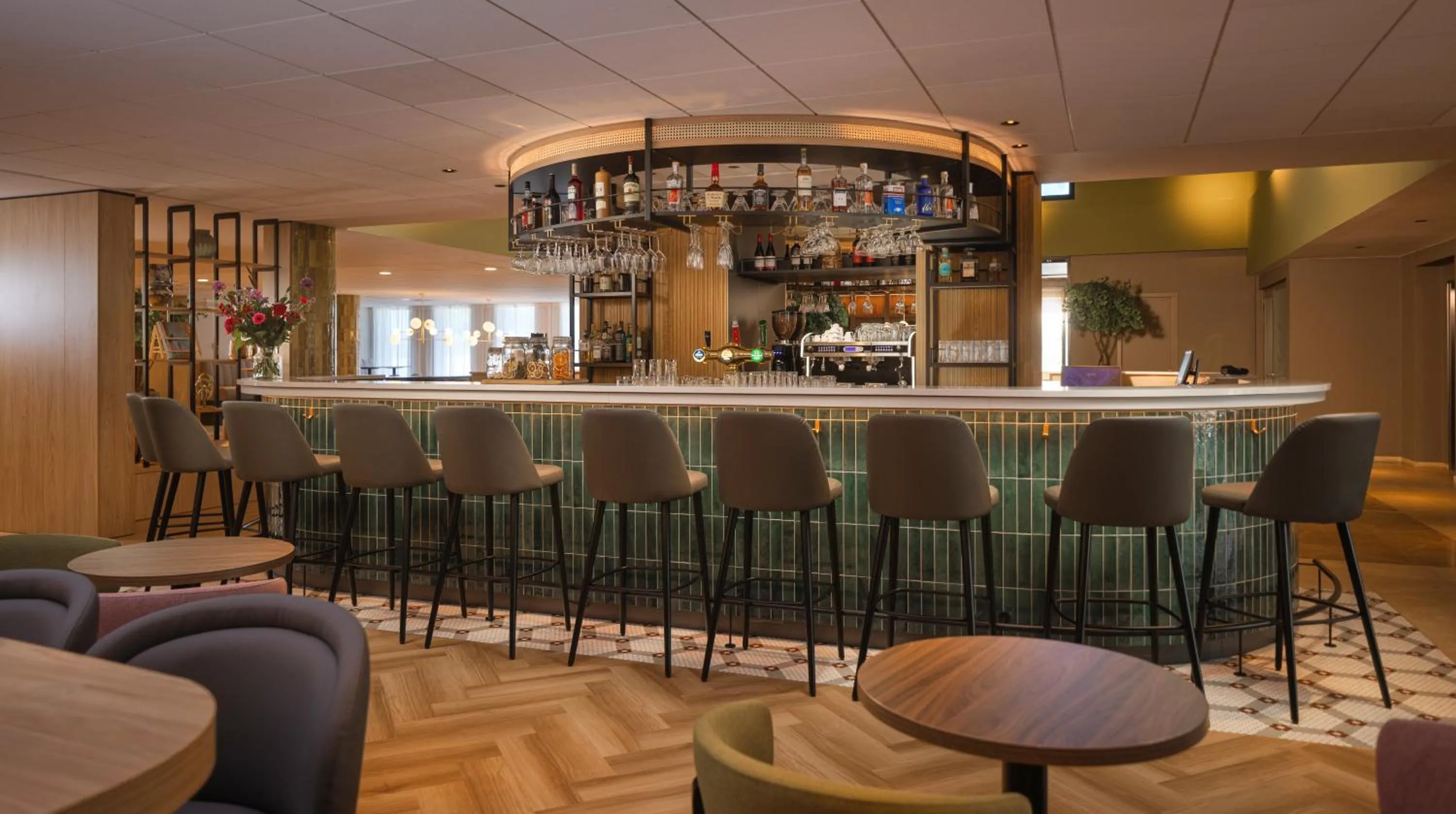 Lounge or bar in Hilton Garden Inn Leiden