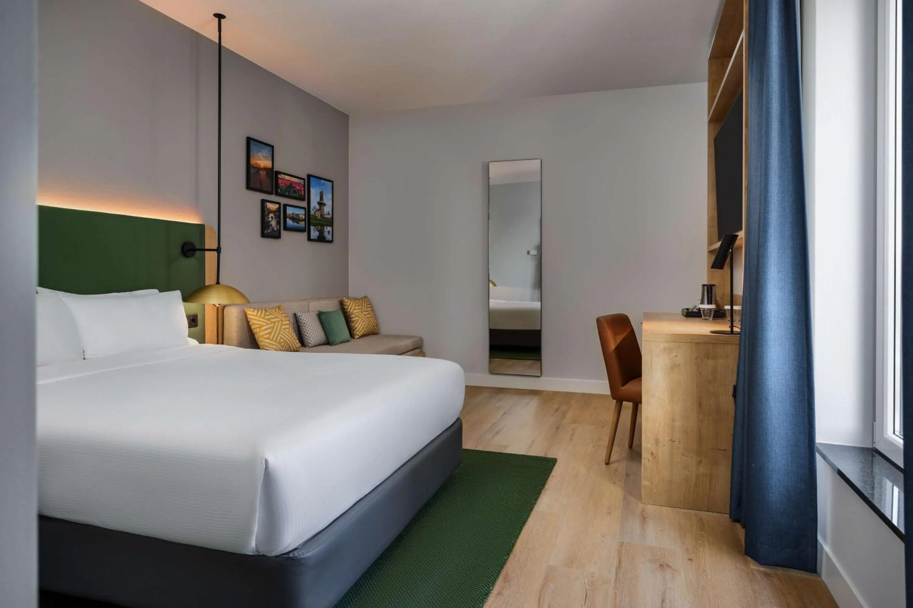 Bedroom, Bed in Hilton Garden Inn Leiden