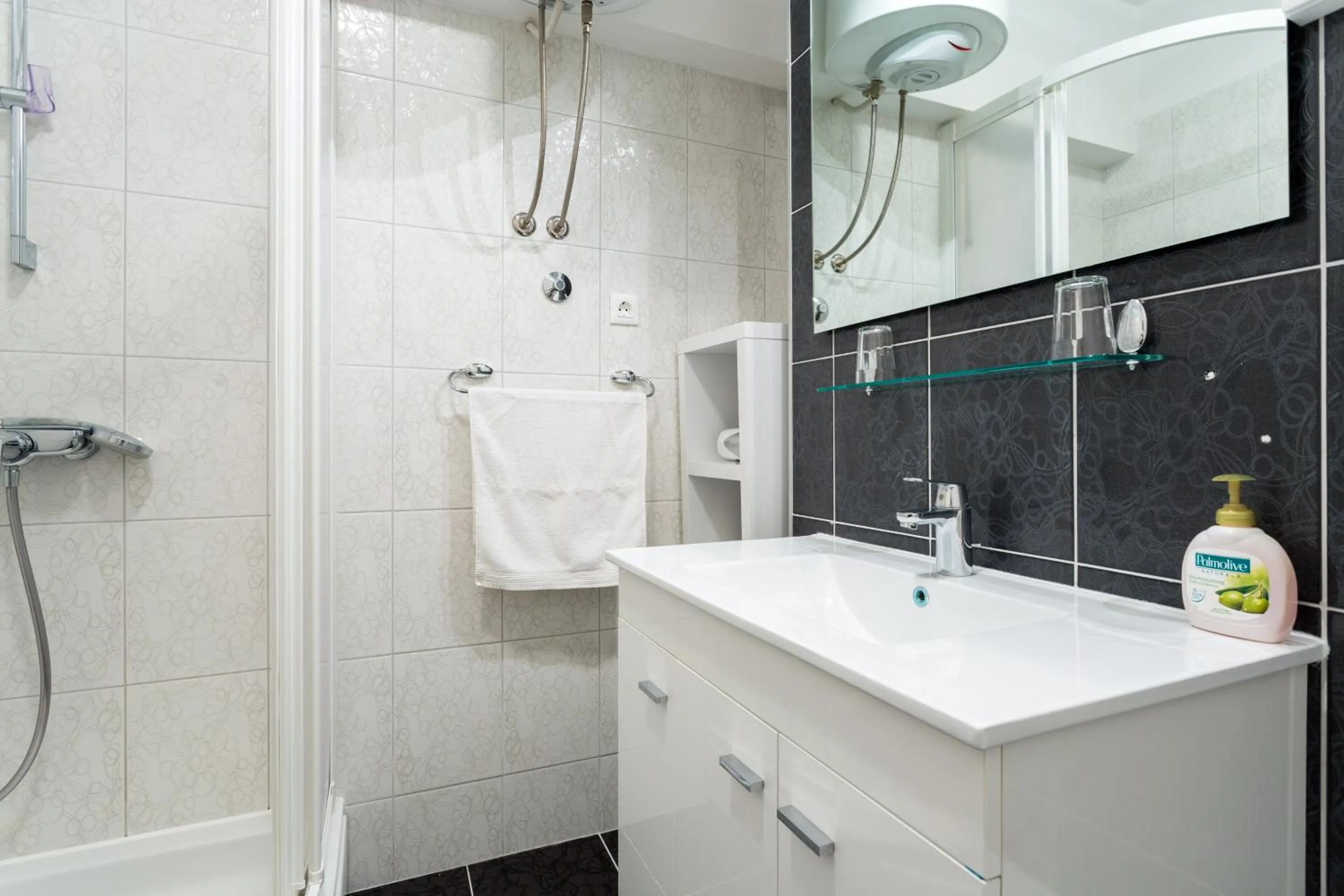 Bathroom in Adriatic Queen Rooms & Apartments