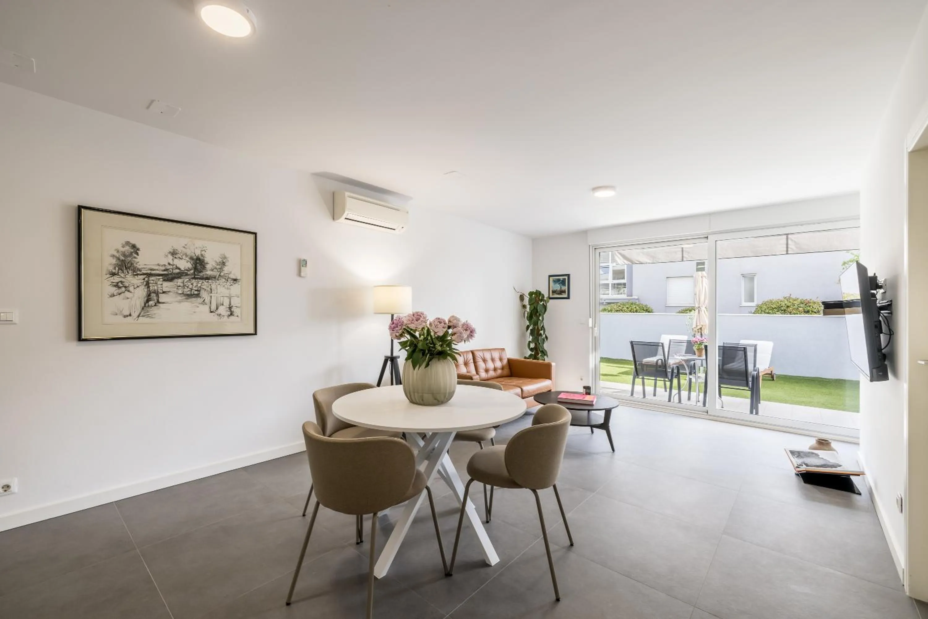 Dining area in Adriatic Queen Rooms & Apartments