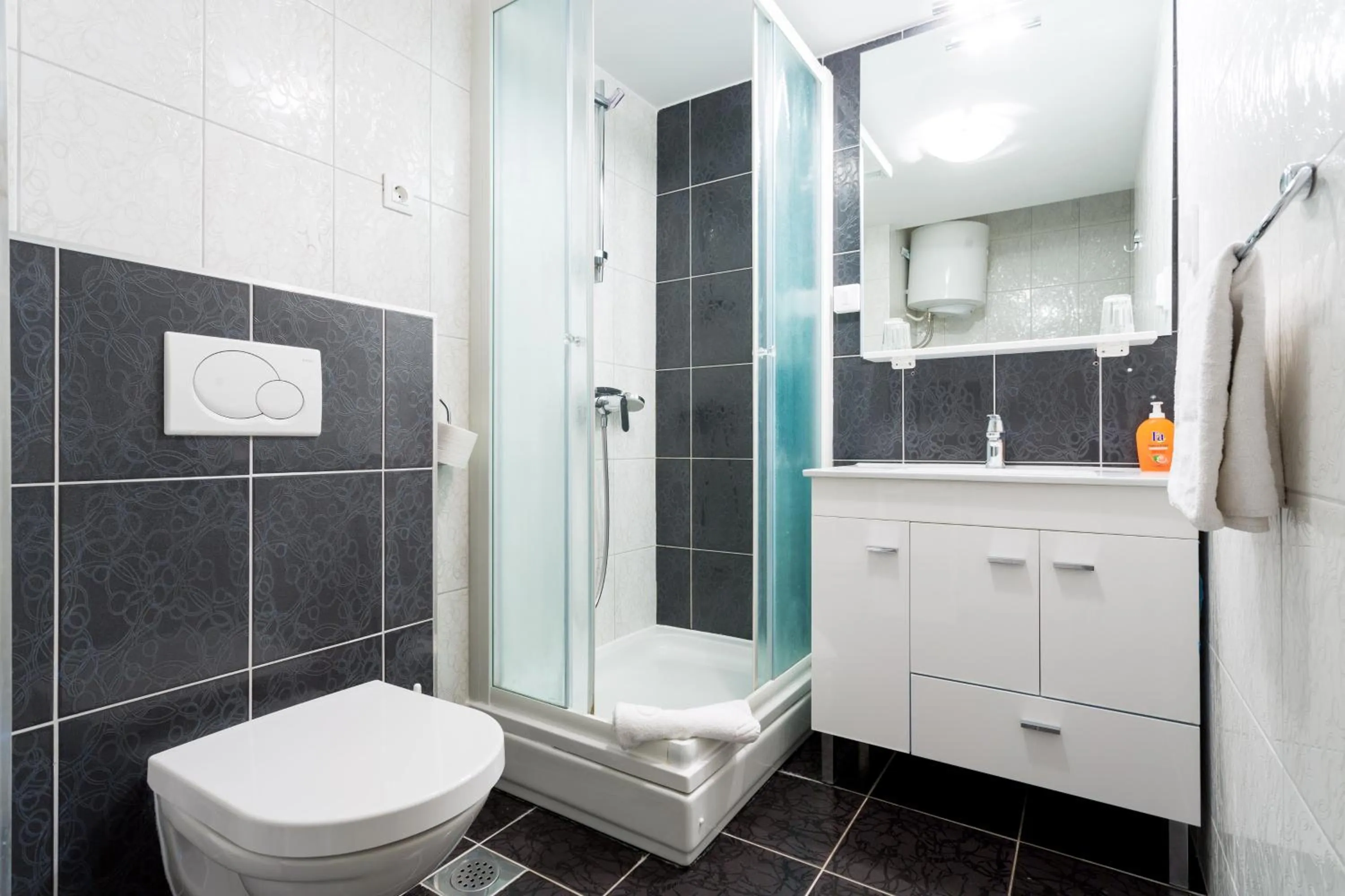 Bathroom in Adriatic Queen Rooms & Apartments