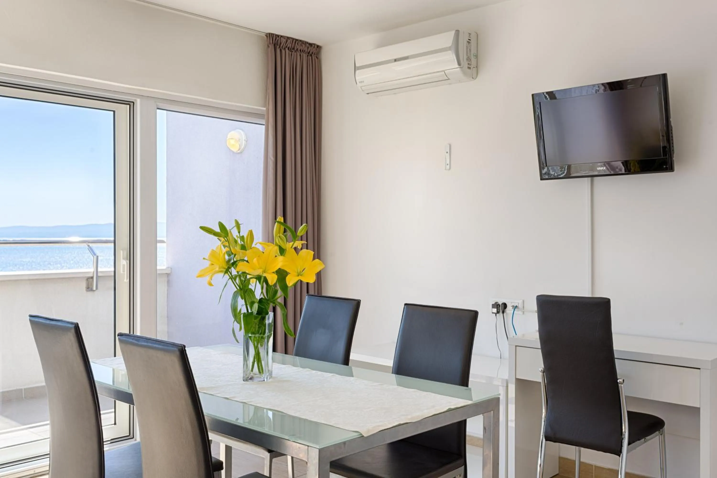 Dining area in Adriatic Queen Rooms & Apartments