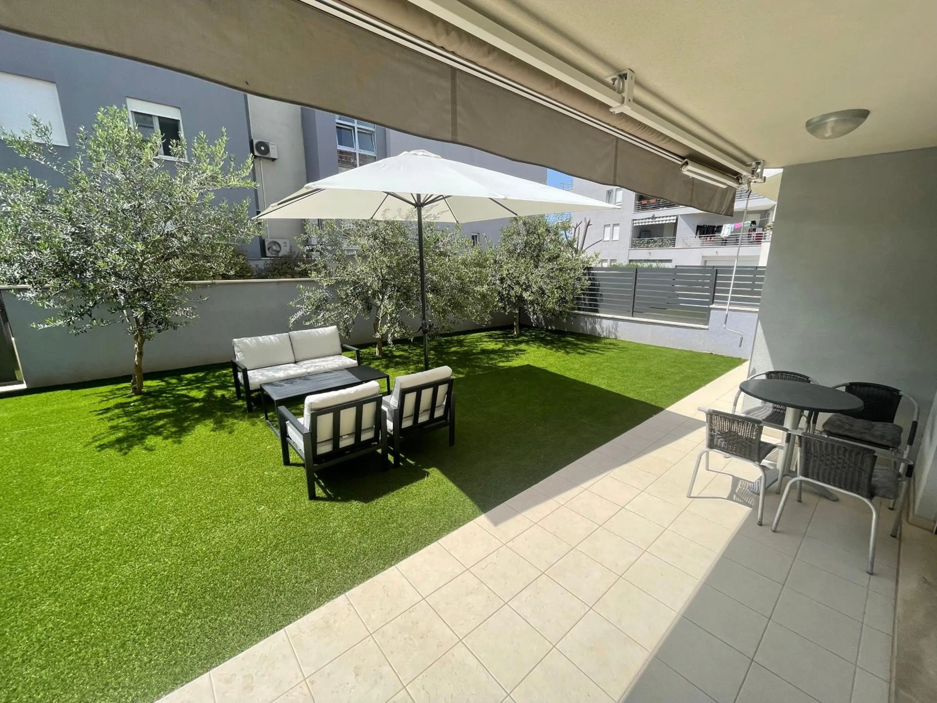 Garden in Adriatic Queen Rooms & Apartments