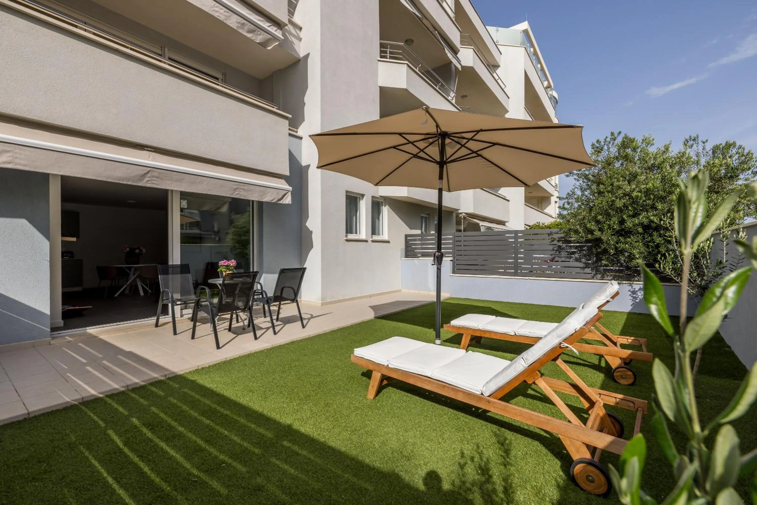 Garden in Adriatic Queen Rooms & Apartments