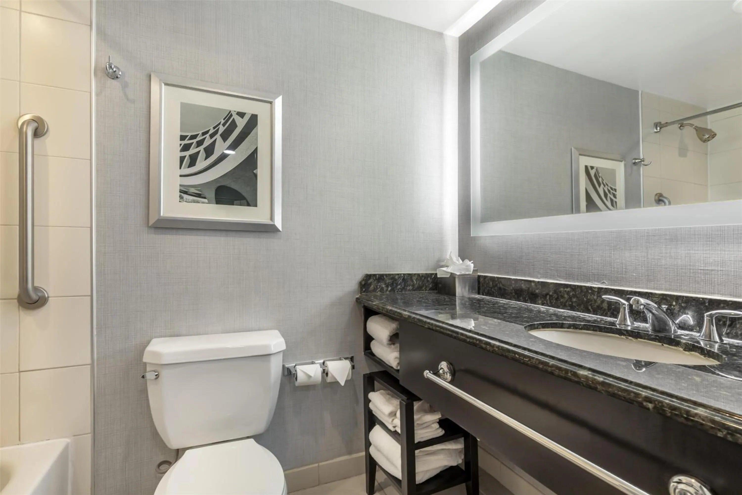 Bathroom in Doubletree by Hilton Hotel Williamsburg