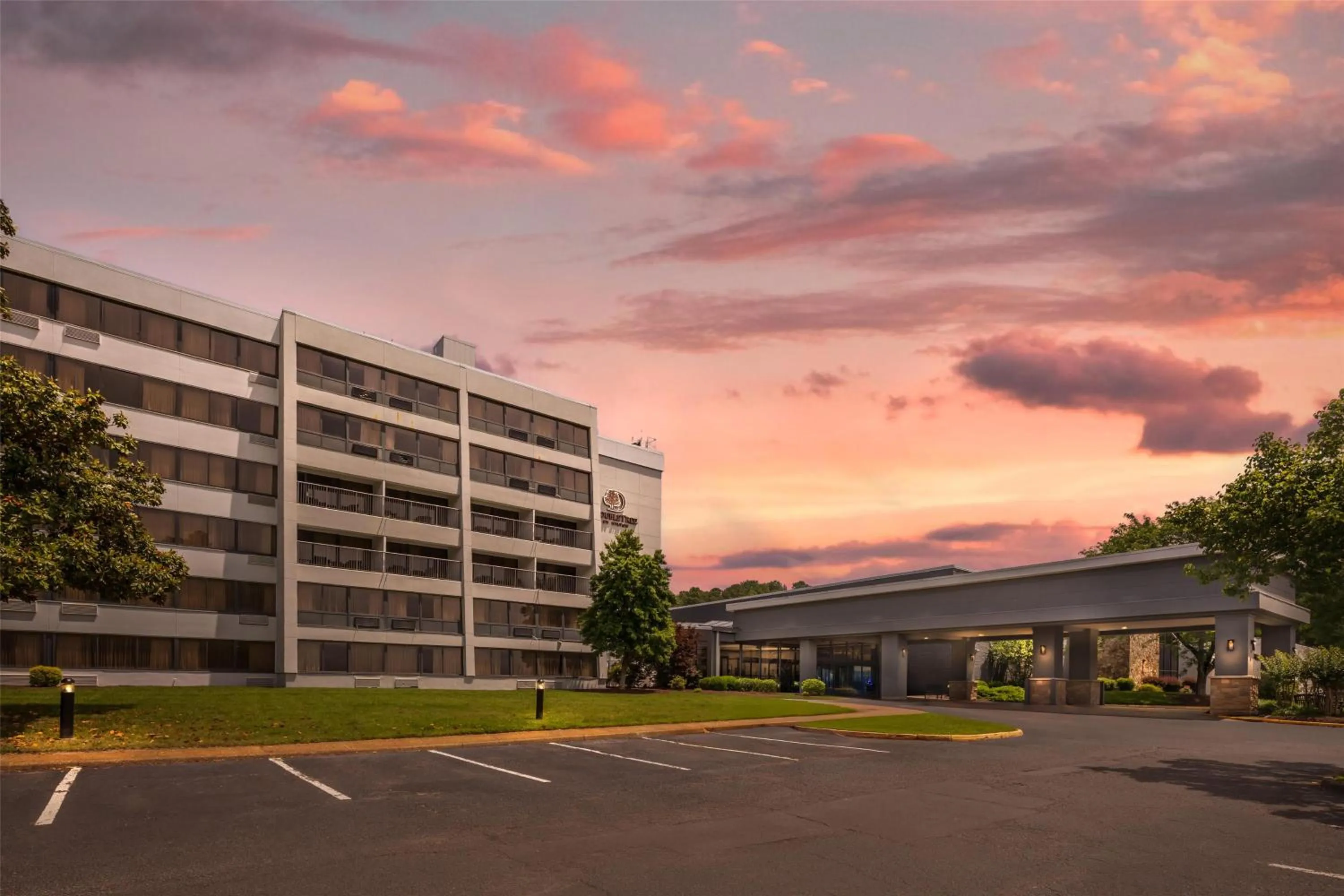 Property building in Doubletree by Hilton Hotel Williamsburg