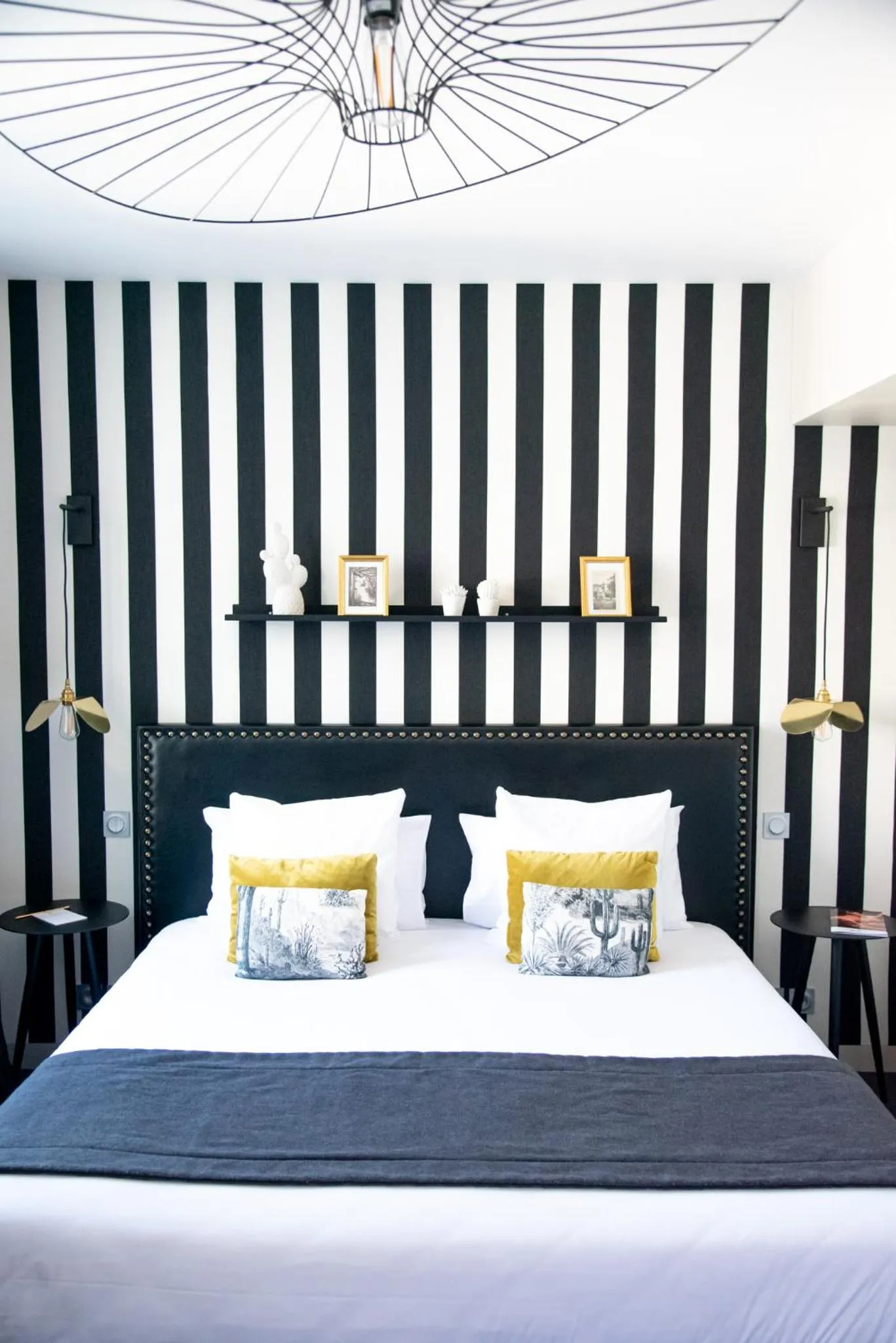 Bed in Le Général d'Elbée Hotel & Spa - Teritoria