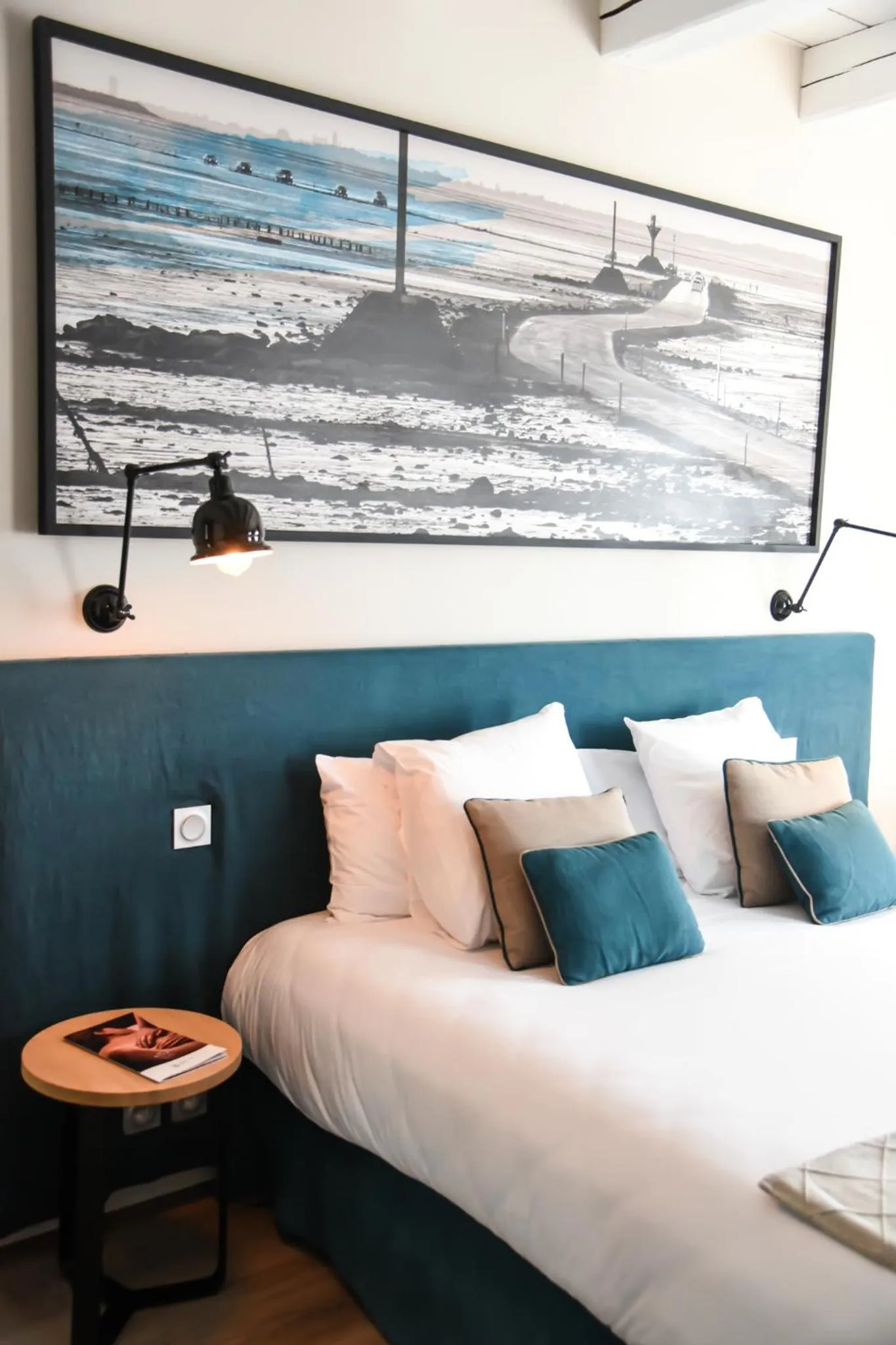 Bed in Le Général d'Elbée Hotel & Spa - Teritoria